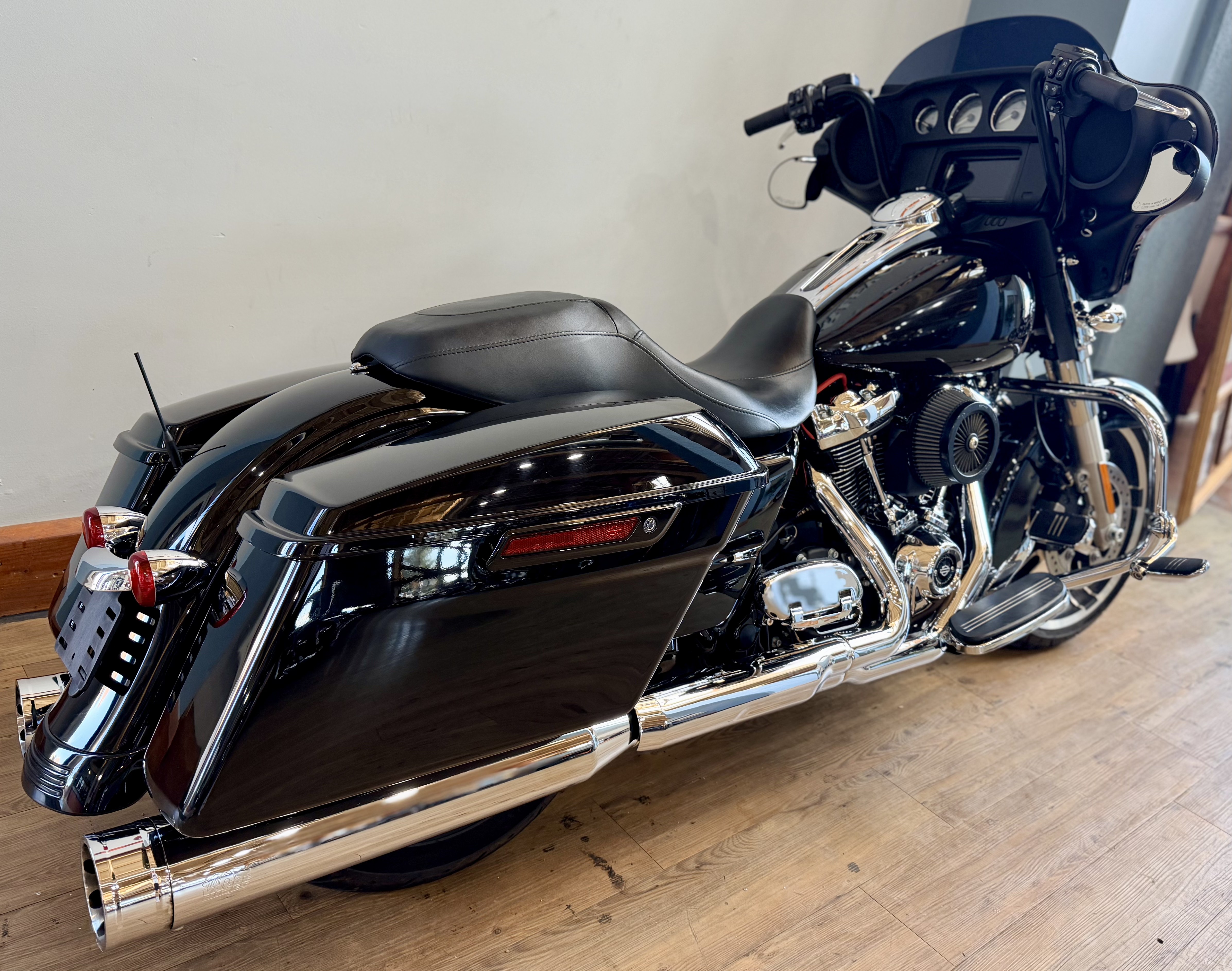 2017 Harley-Davidson Street Glide® in Loveland, Colorado - Photo 3