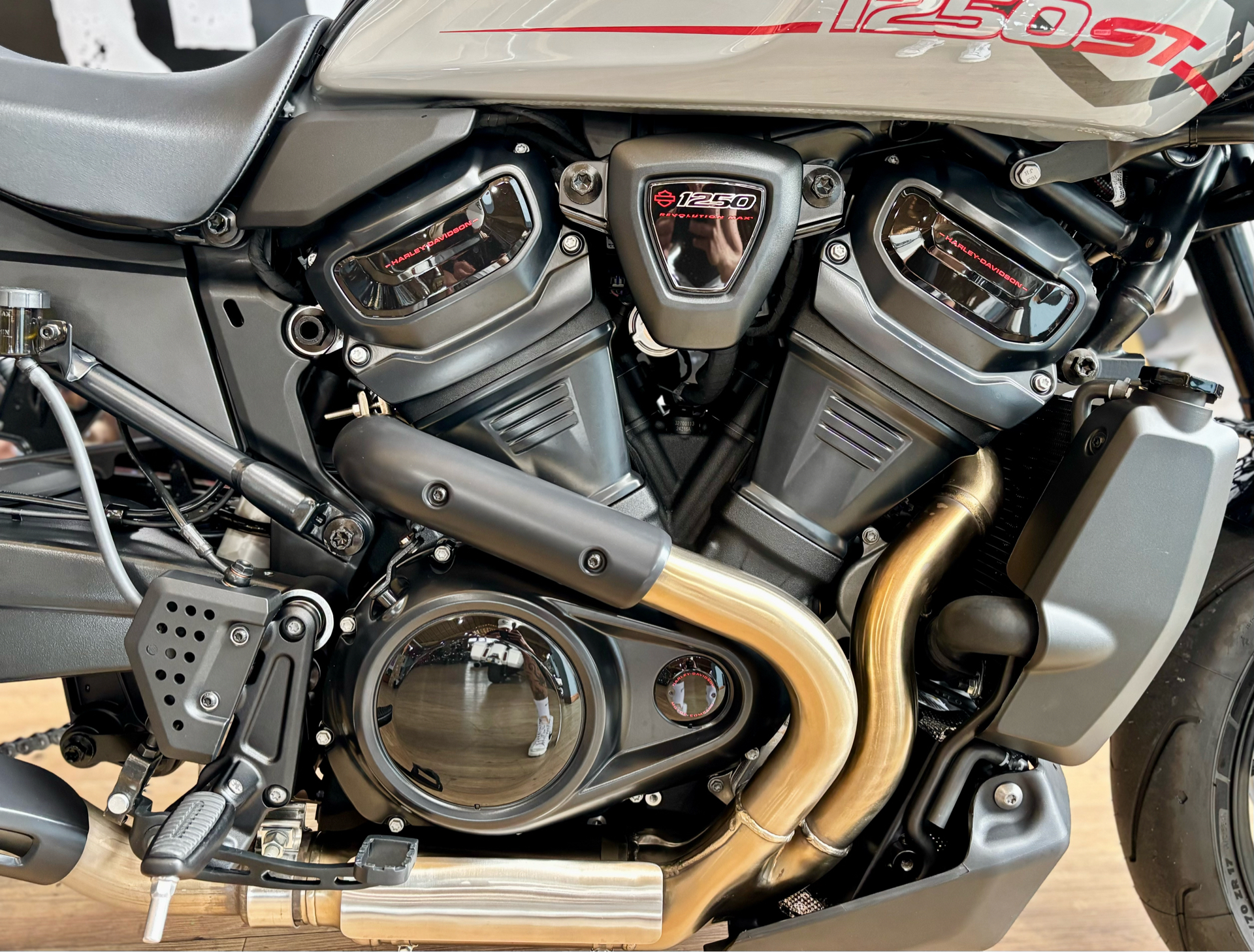 2025 Harley-Davidson Pan America® 1250 ST in Loveland, Colorado - Photo 7