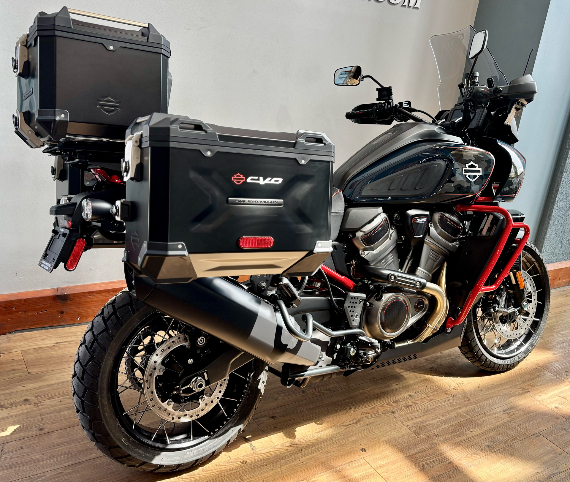 2025 Harley-Davidson CVO™ Pan America® in Loveland, Colorado - Photo 3
