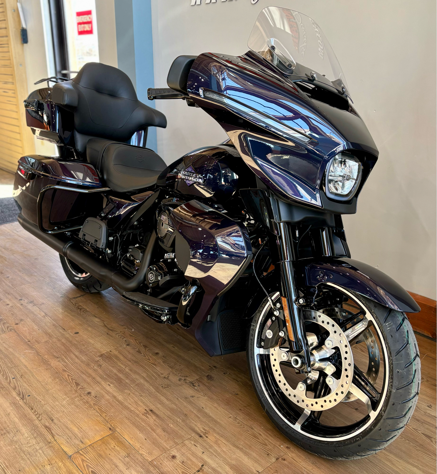 2025 Harley-Davidson Street Glide® Ultra in Loveland, Colorado - Photo 2