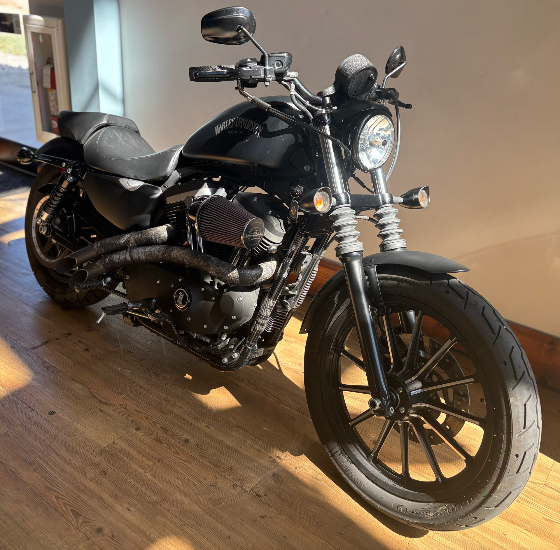 2013 Harley-Davidson Sportster® Iron 883™ in Loveland, Colorado - Photo 2