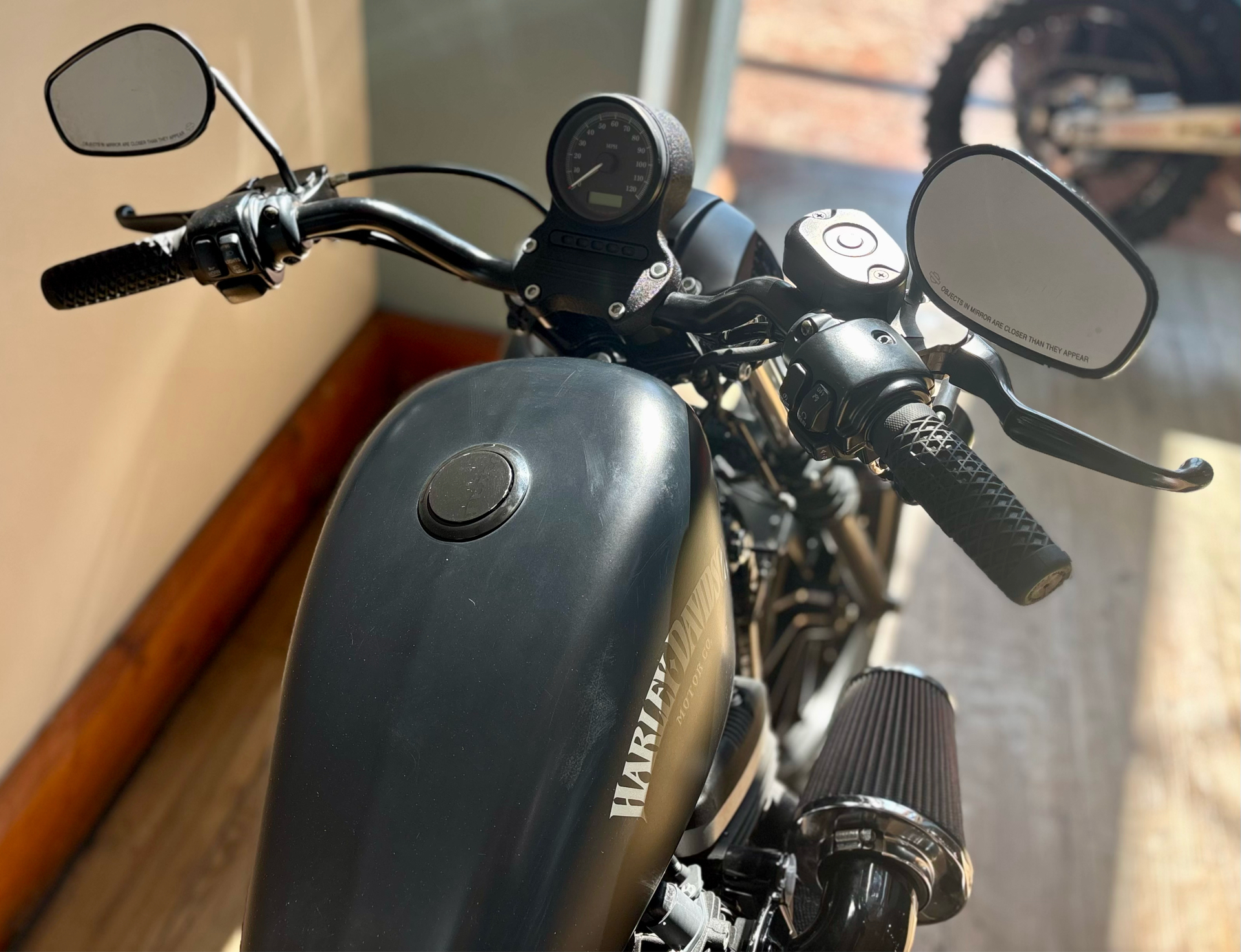2013 Harley-Davidson Sportster® Iron 883™ in Loveland, Colorado - Photo 10