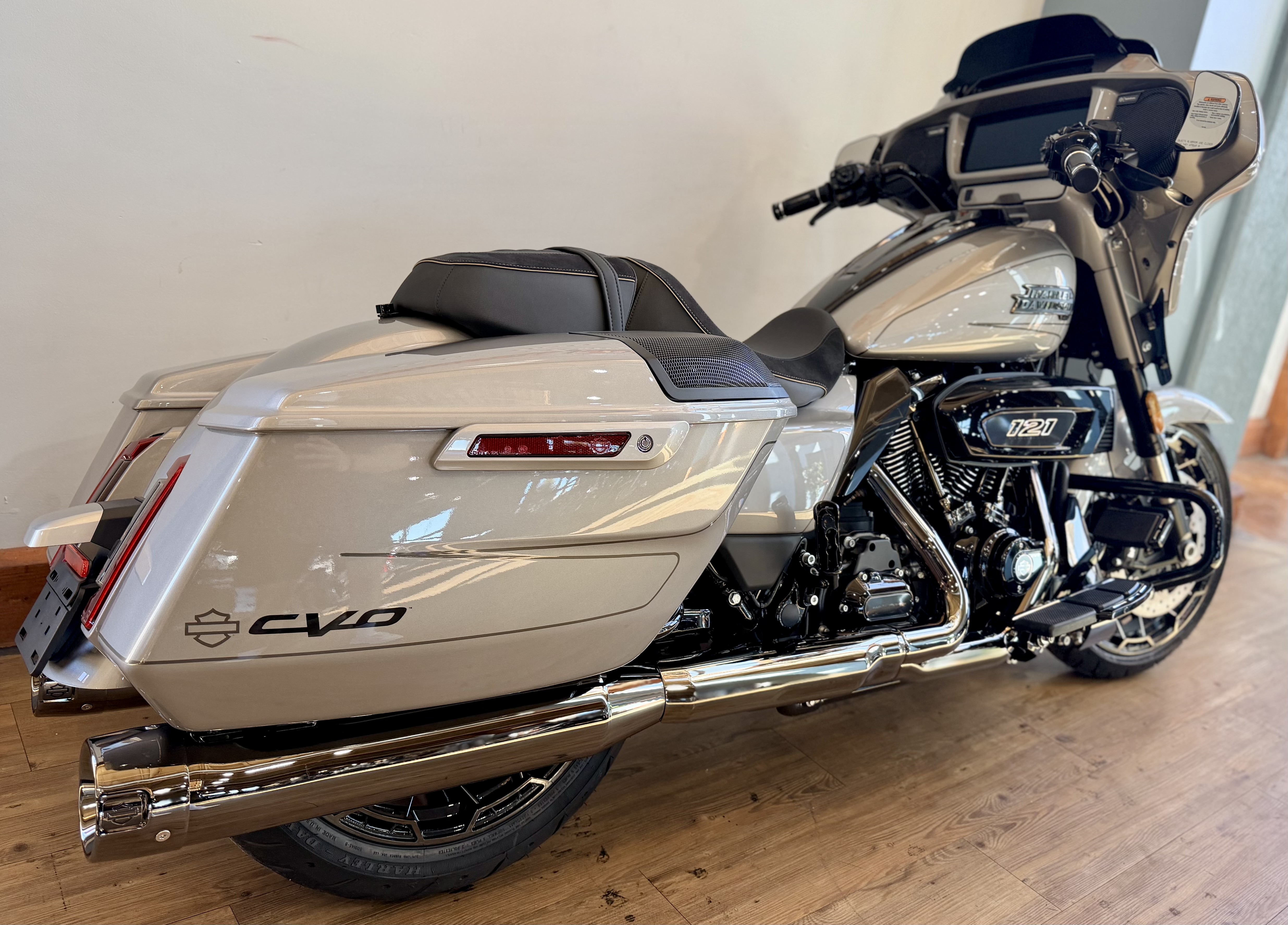 2023 Harley-Davidson CVO™ Street Glide® in Loveland, Colorado - Photo 3