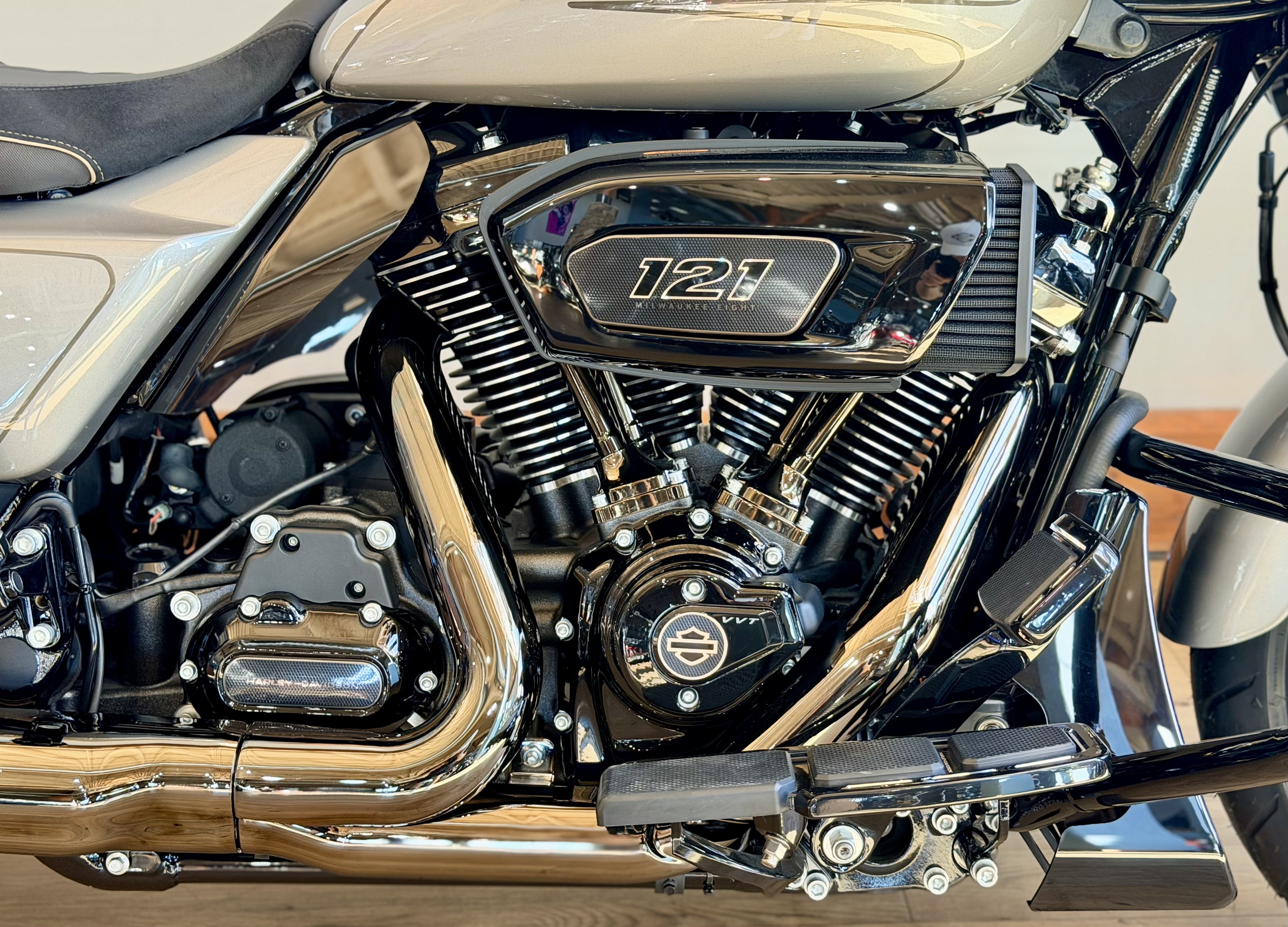 2023 Harley-Davidson CVO™ Street Glide® in Loveland, Colorado - Photo 8