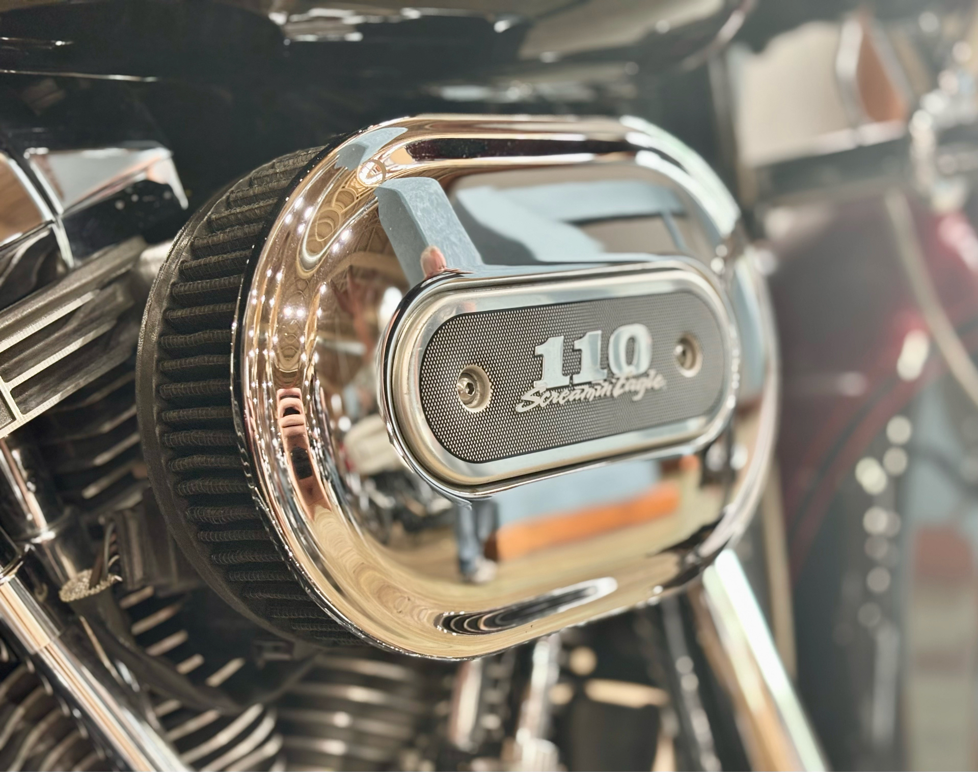 2011 Harley-Davidson CVO™ Road Glide® Ultra in Loveland, Colorado - Photo 8