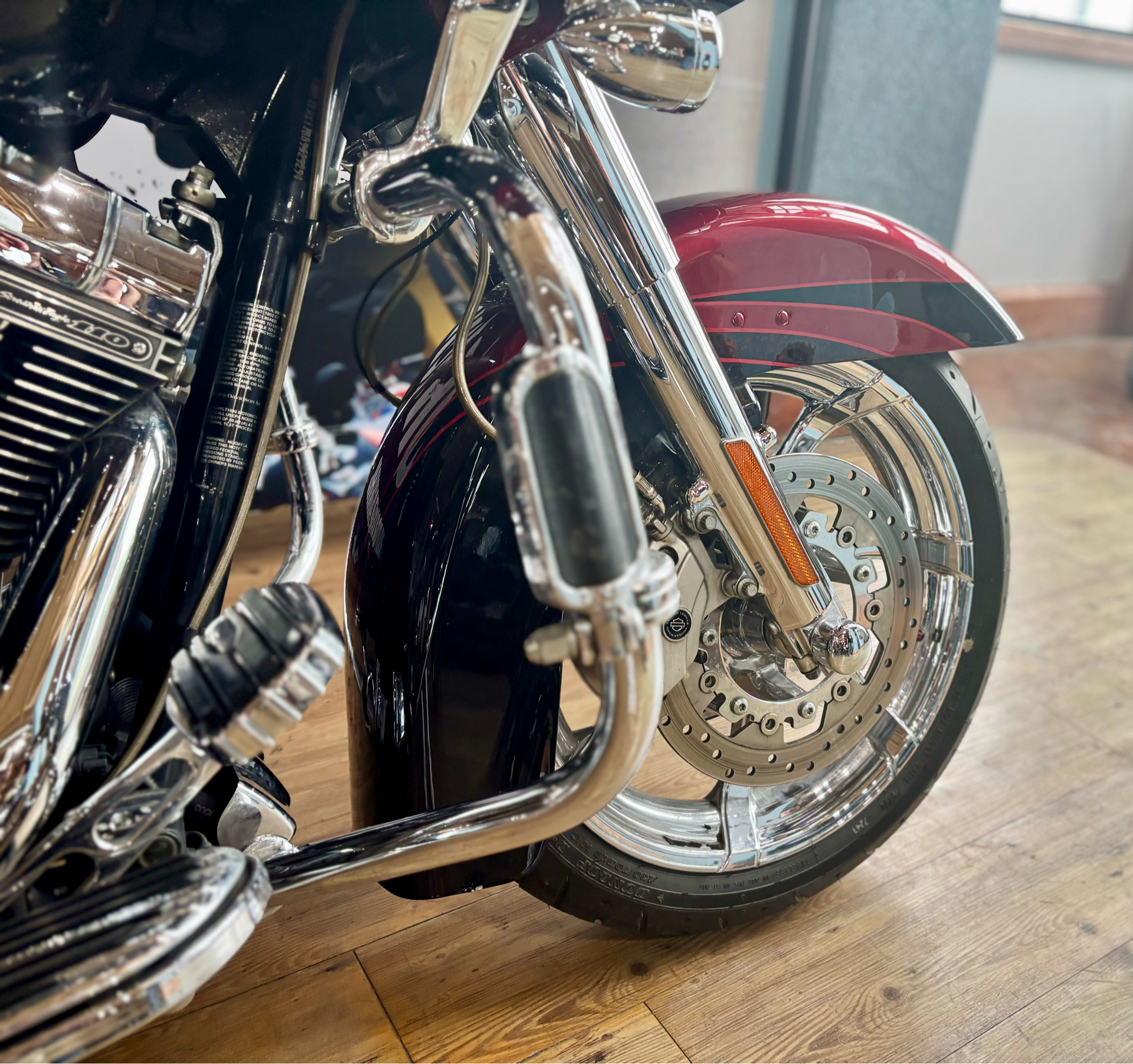 2011 Harley-Davidson CVO™ Road Glide® Ultra in Loveland, Colorado - Photo 9