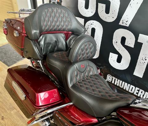 2011 Harley-Davidson CVO™ Road Glide® Ultra in Loveland, Colorado - Photo 10