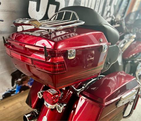 2011 Harley-Davidson CVO™ Road Glide® Ultra in Loveland, Colorado - Photo 11