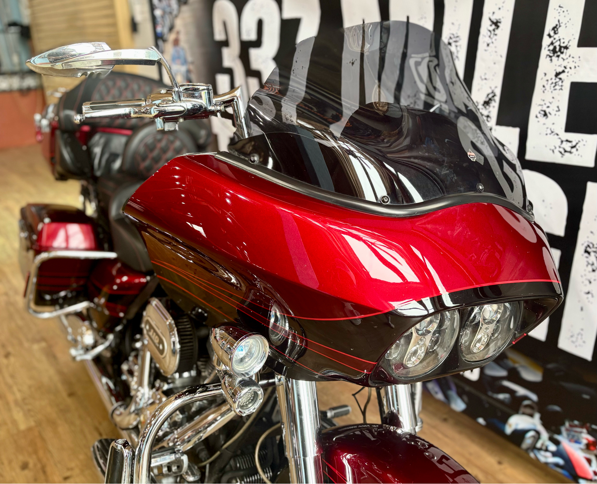 2011 Harley-Davidson CVO™ Road Glide® Ultra in Loveland, Colorado - Photo 12