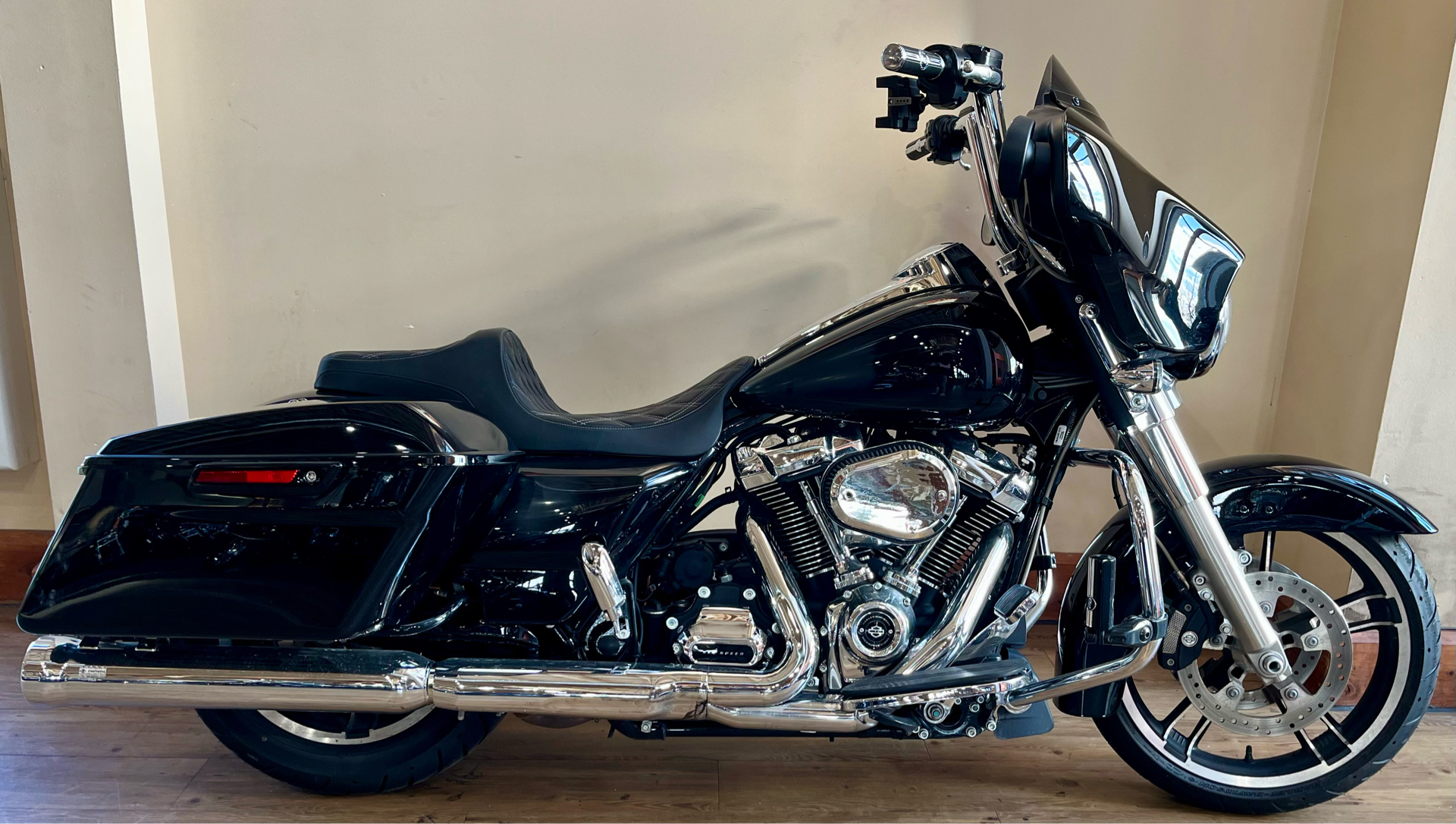 2019 Harley-Davidson Street Glide® in Loveland, Colorado - Photo 7