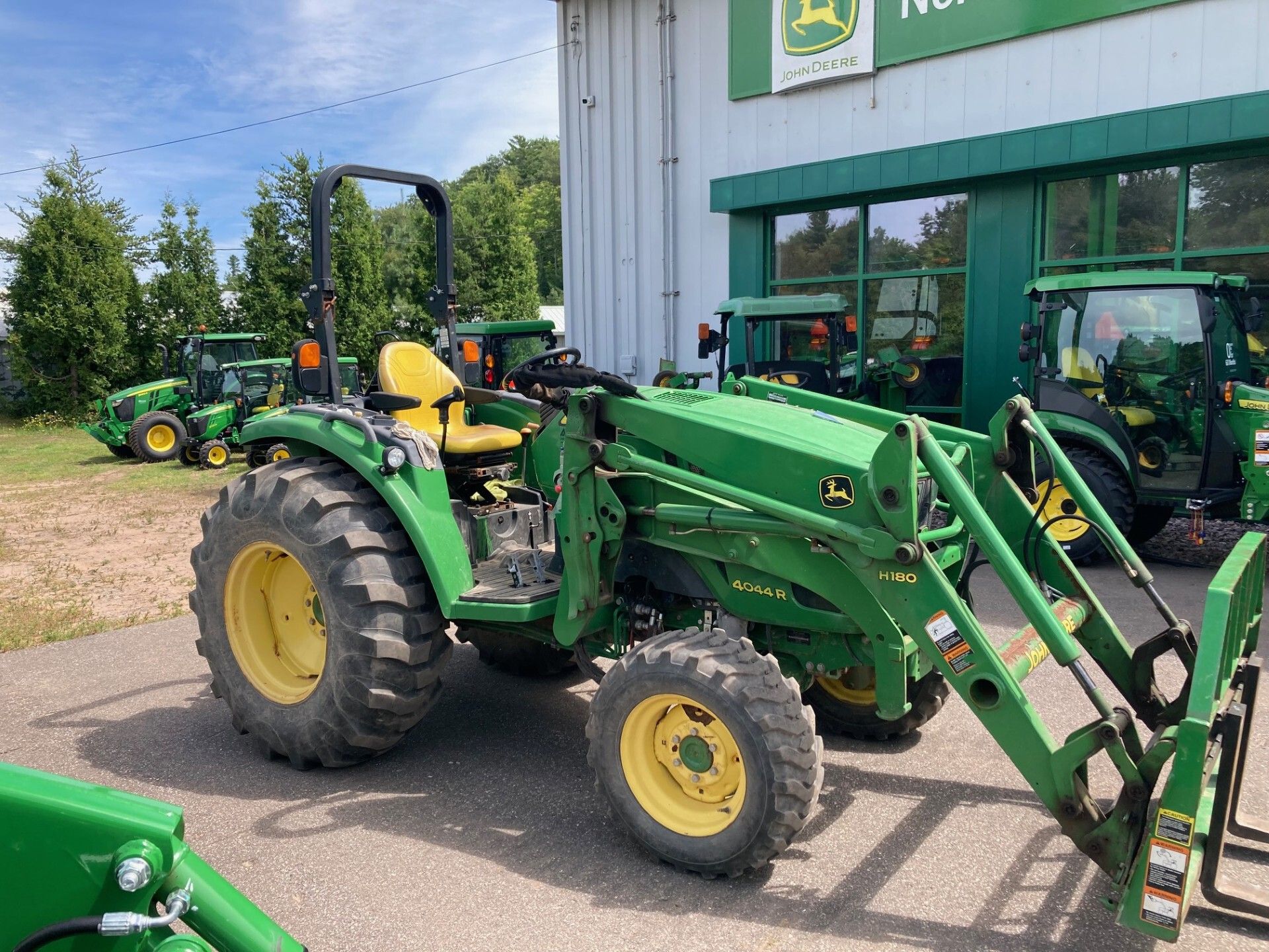 2016 John Deere 4044R, Minnesota, Wisconsin, & Upper Michigan | Used ...
