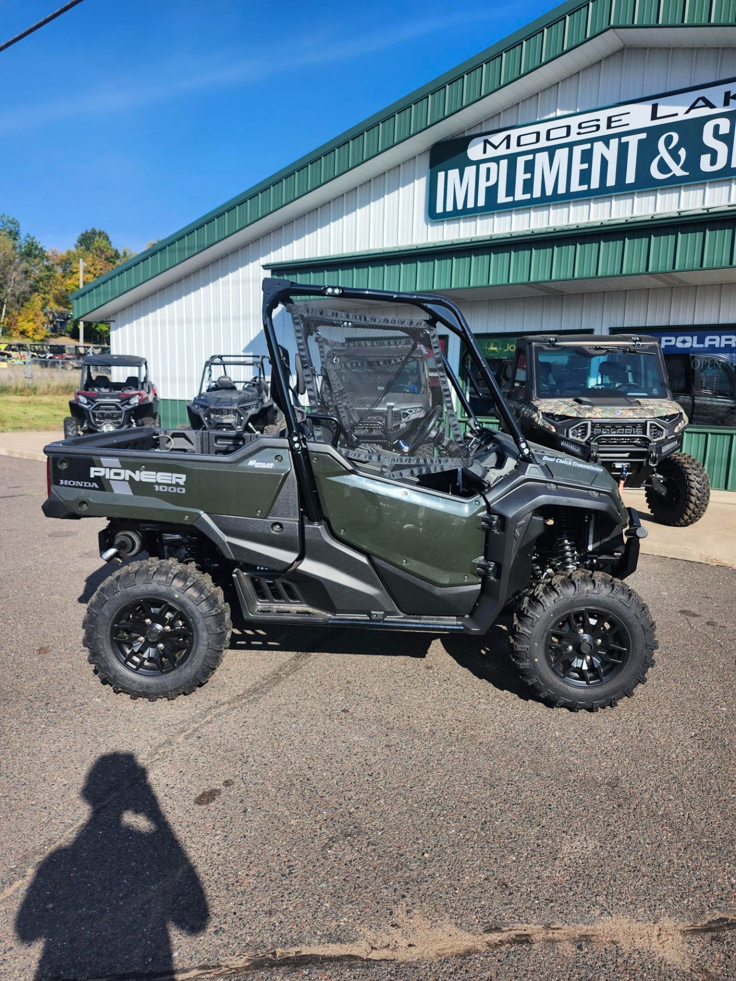 2024 Honda Pioneer 1000 Deluxe 2