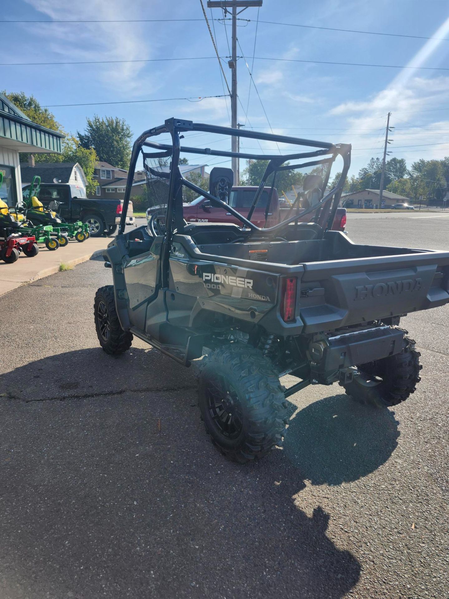 2024 Honda Pioneer 1000 Deluxe 3