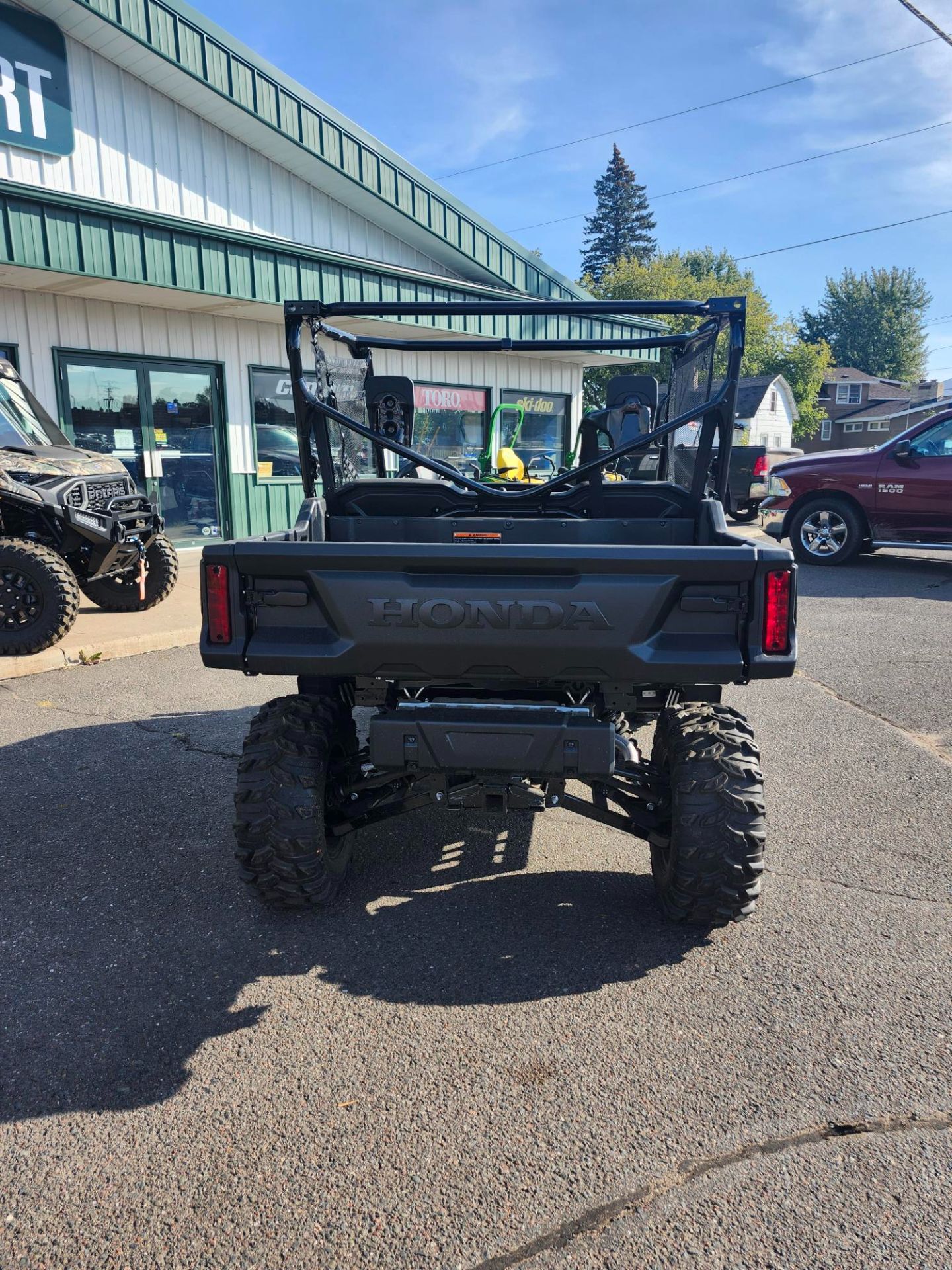 2024 Honda Pioneer 1000 Deluxe 4