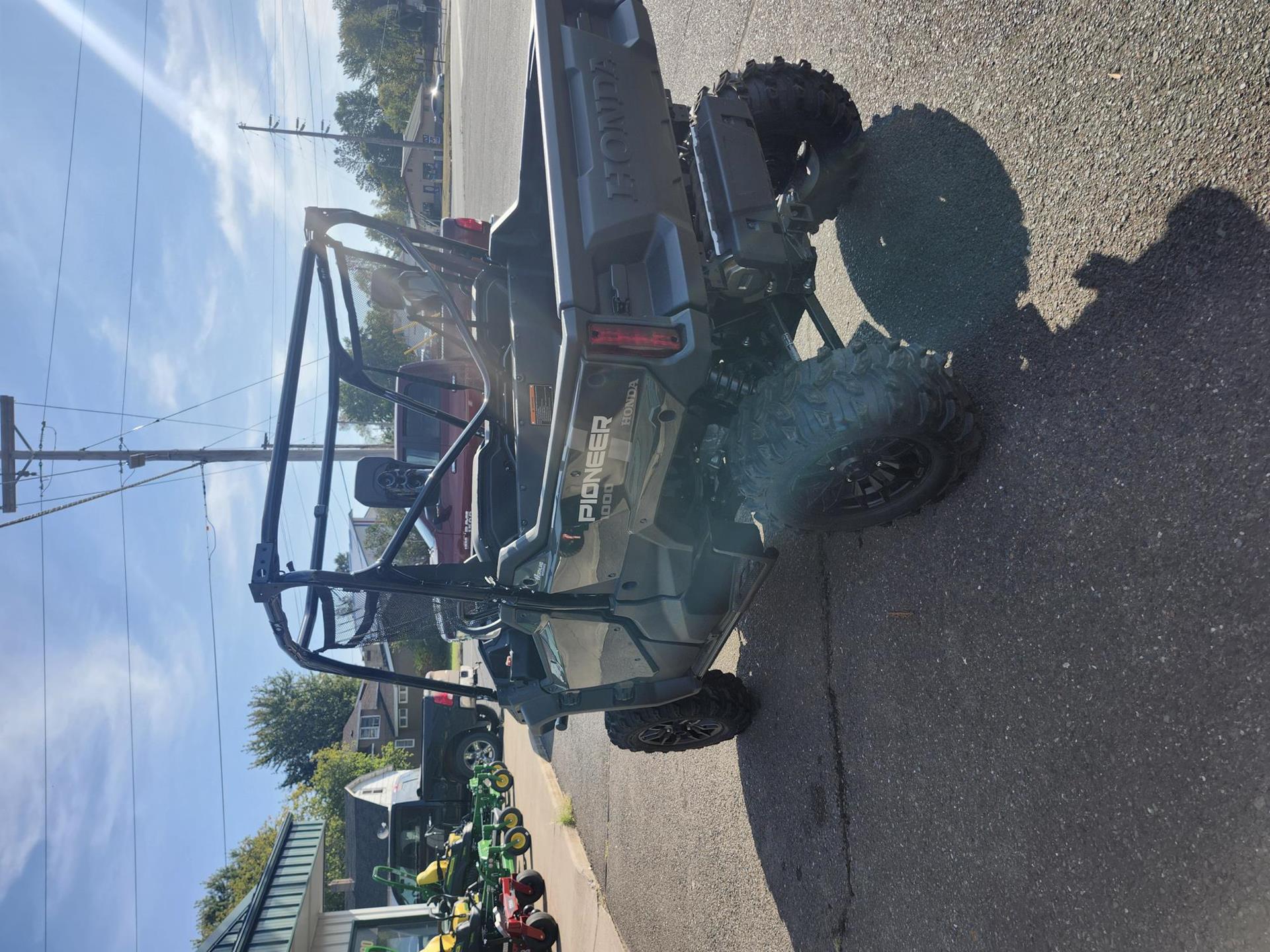 2024 Honda Pioneer 1000 Deluxe 9