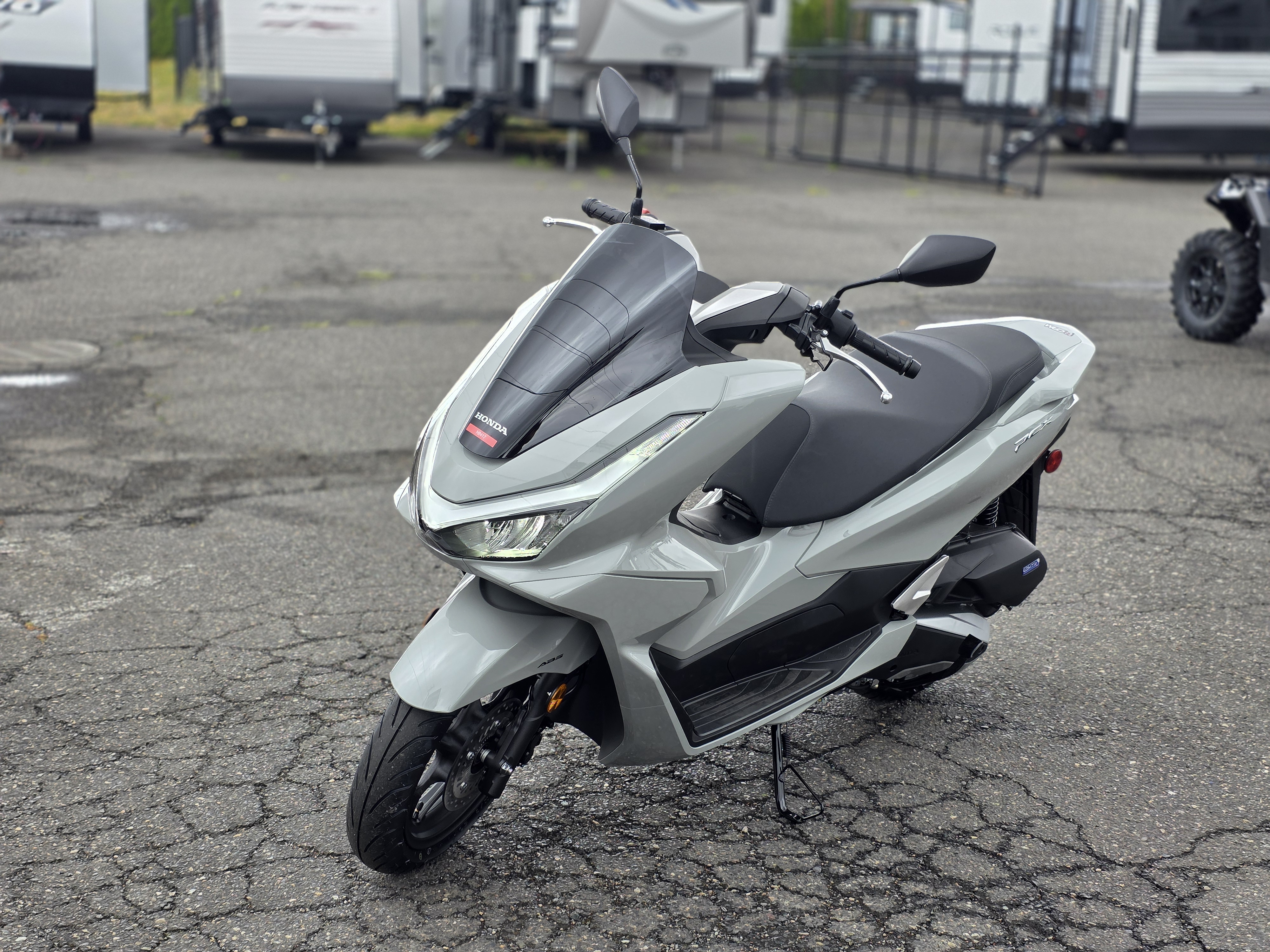 New 2025 Honda PCX, Saint Helens OR | Specs, Price, Photos | Pearl