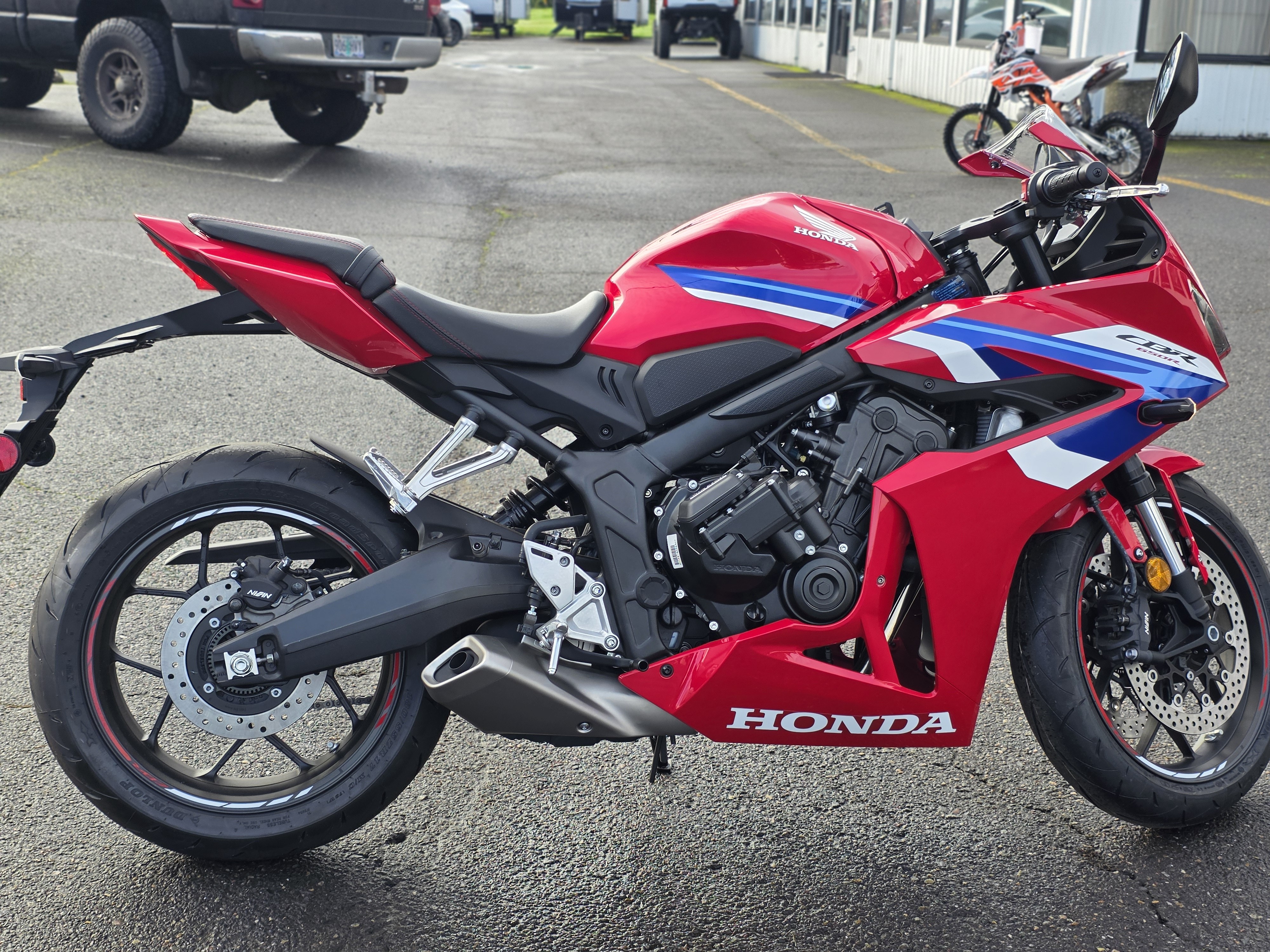 2025 Honda CBR650R E-Clutch 4