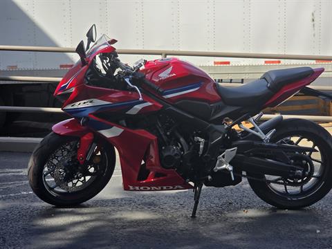 2025 Honda CBR650R E-Clutch