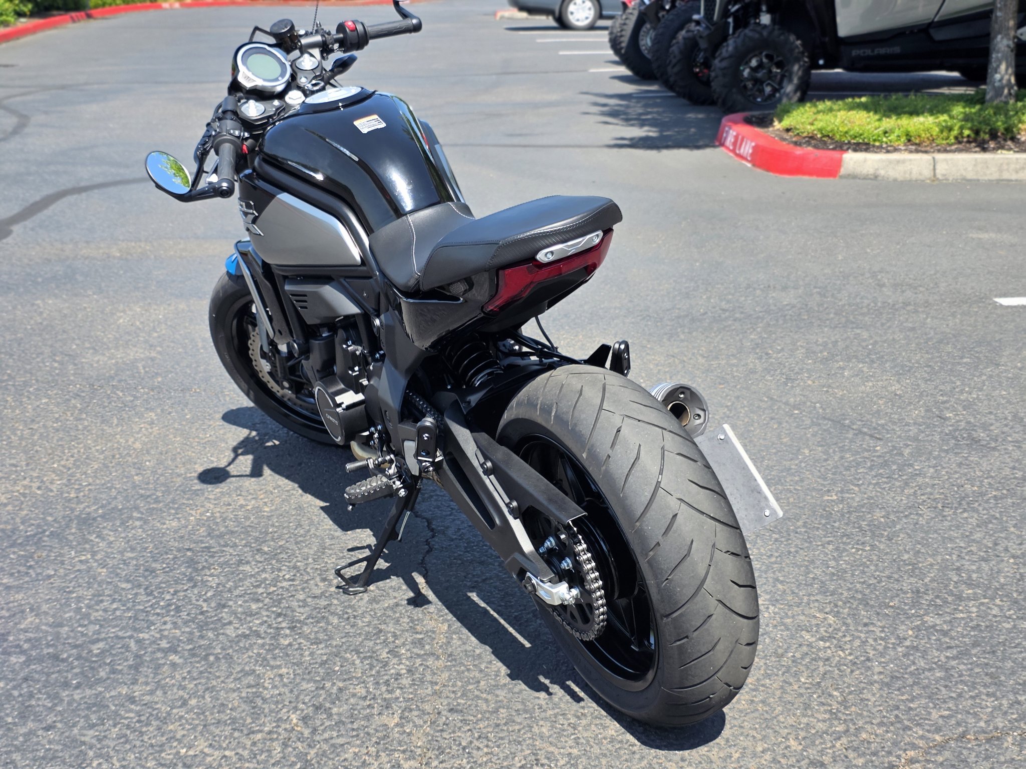 2024  700CL-X Sport 6