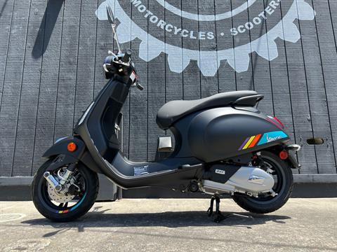 Full Option Vespa Primavera Notte Vespa Notte Vespa 125 Yacht Club