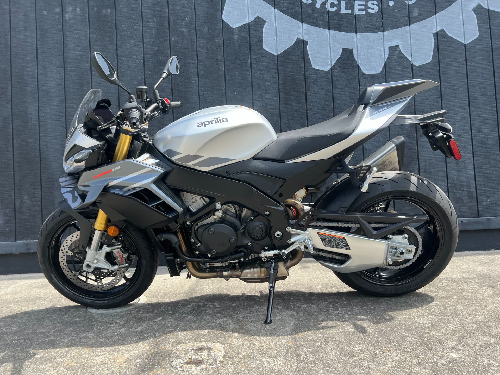 Aprilia Bikes Aprilia Tuono V4 1100 For Sale 2015 Aprilia Tuono