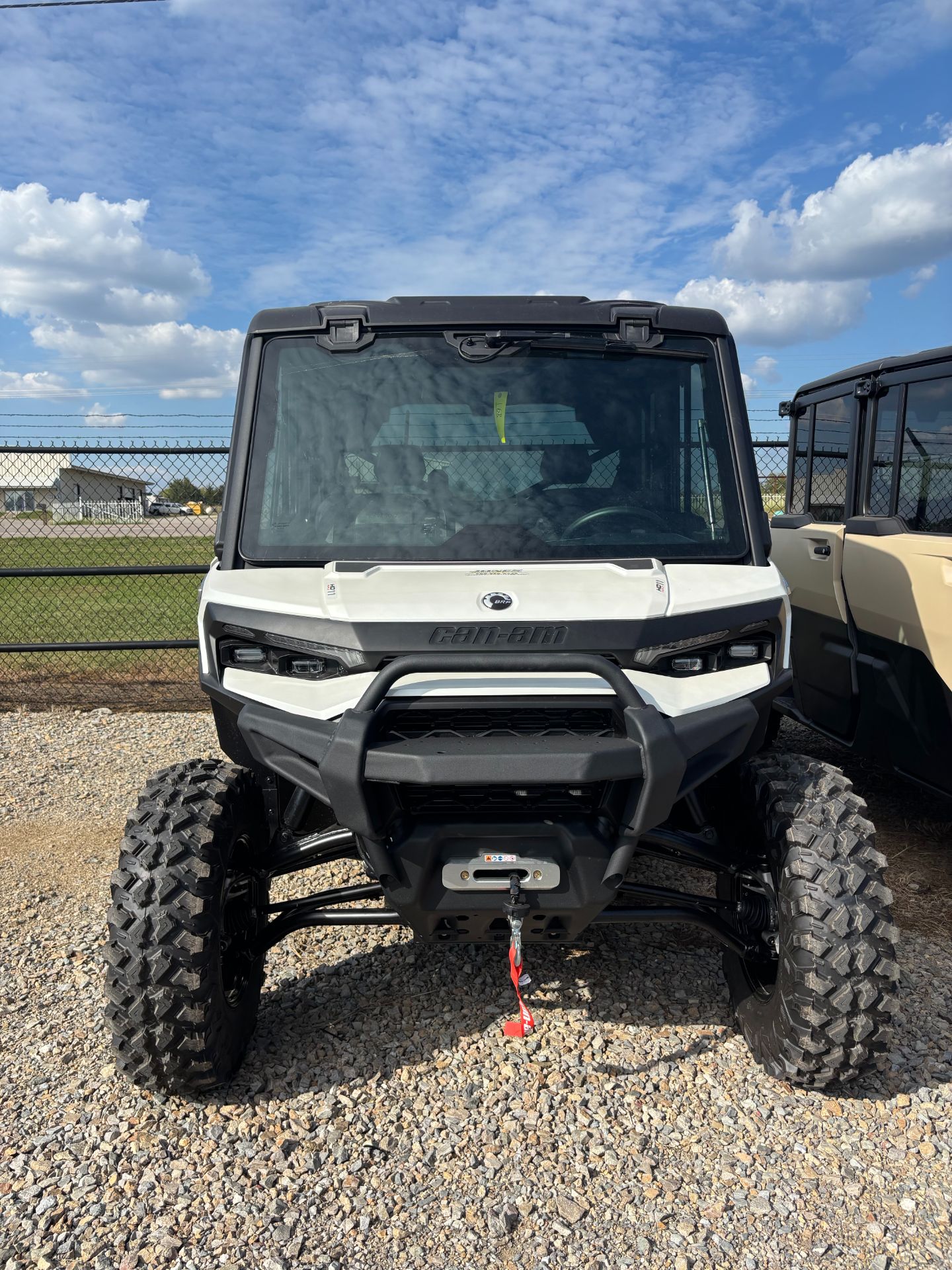 2026 Can-Am™ Defender MAX Limited HD11 2