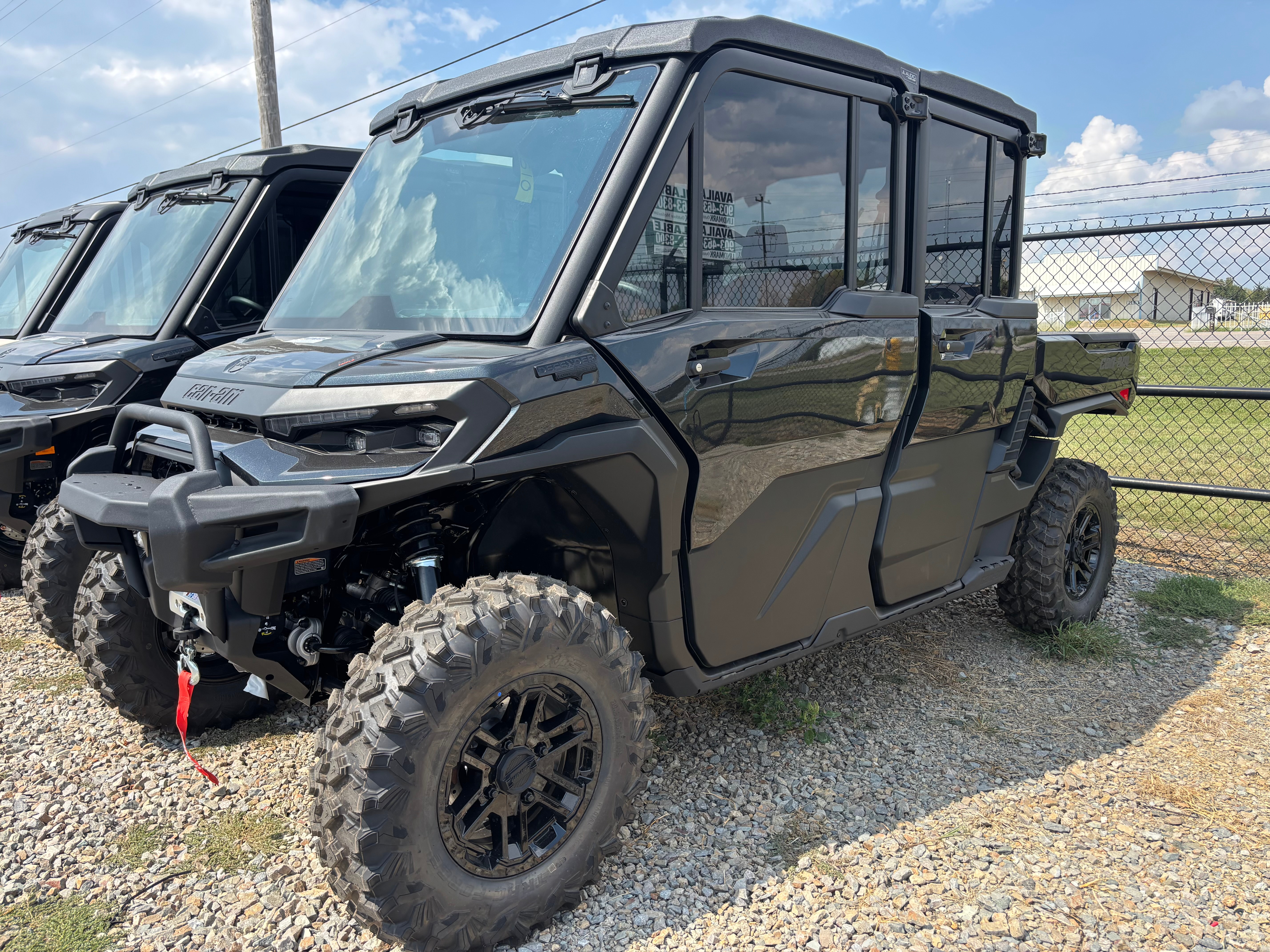 2026 Can-Am Defender MAX Lone Star CAB HD11