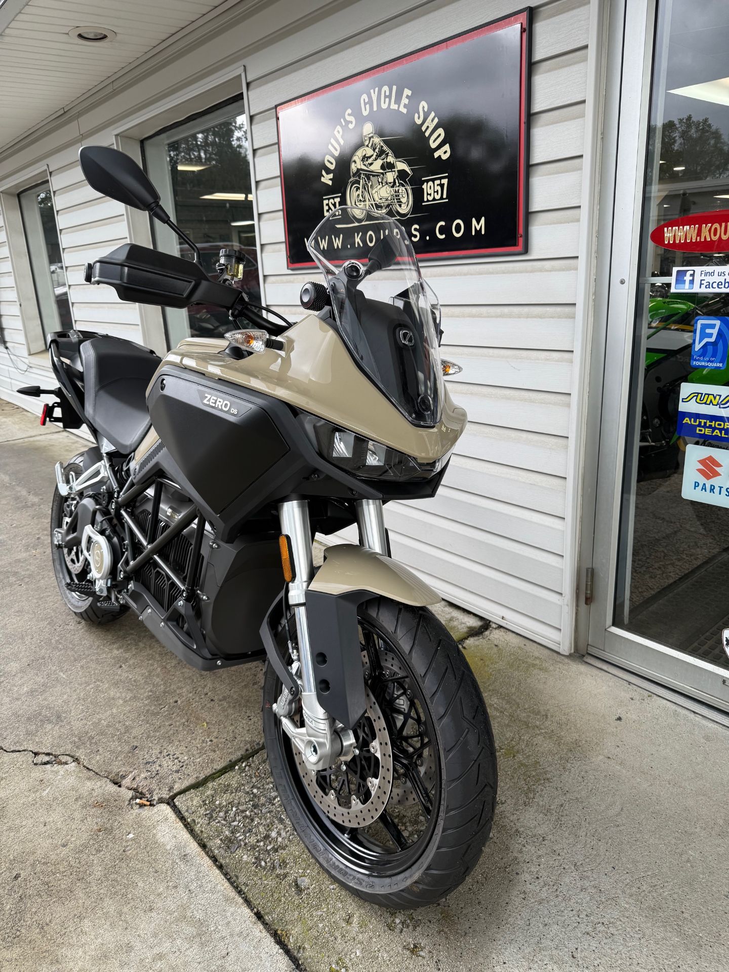 Gray MACH 55W ver.c　24-25 New 2024 Zero Motorcycles DS, Harrisburg PA | Specs, Price