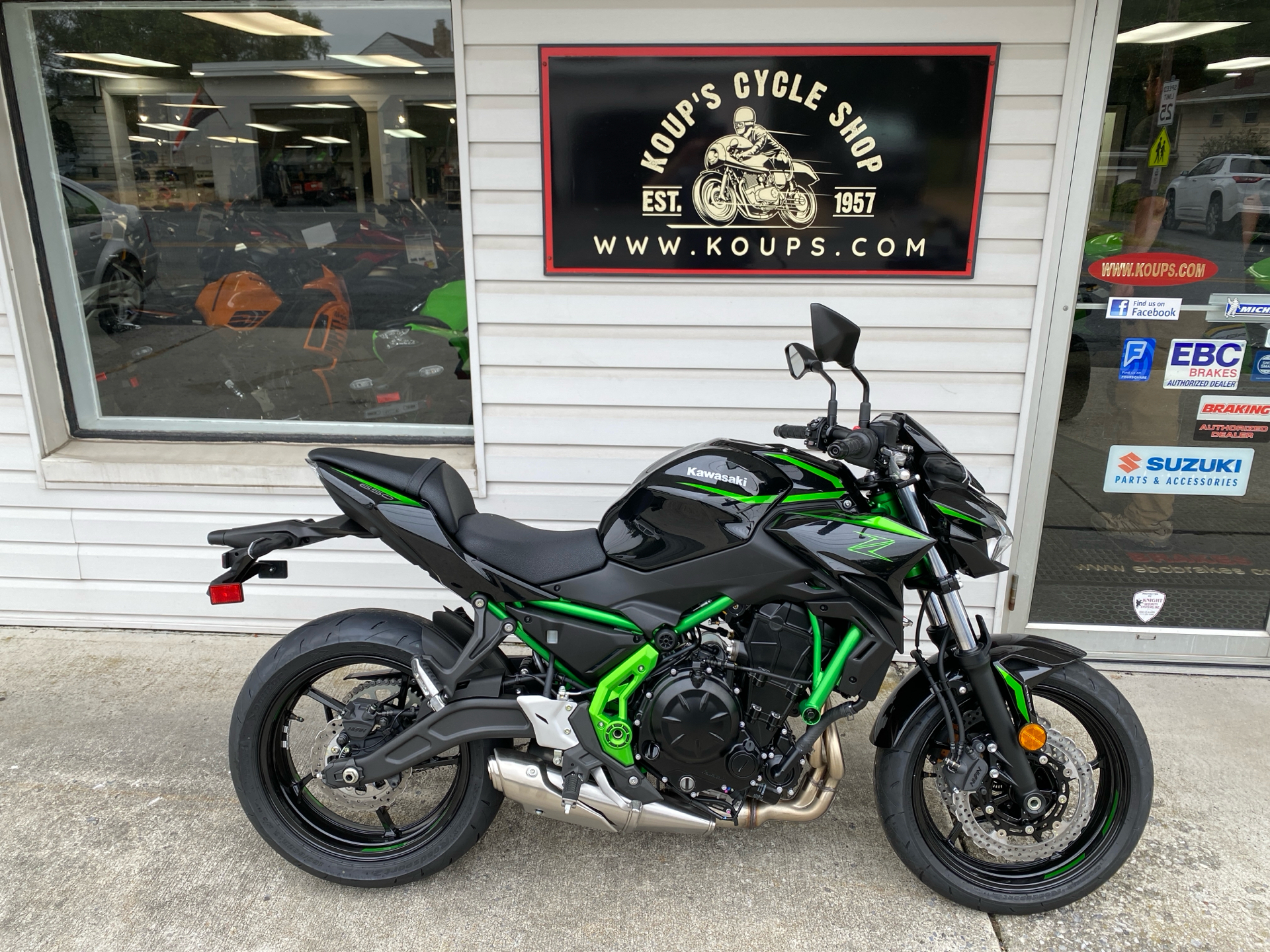 New 2025 Kawasaki Z650 ABS, Harrisburg PA | Specs, Price, Photos