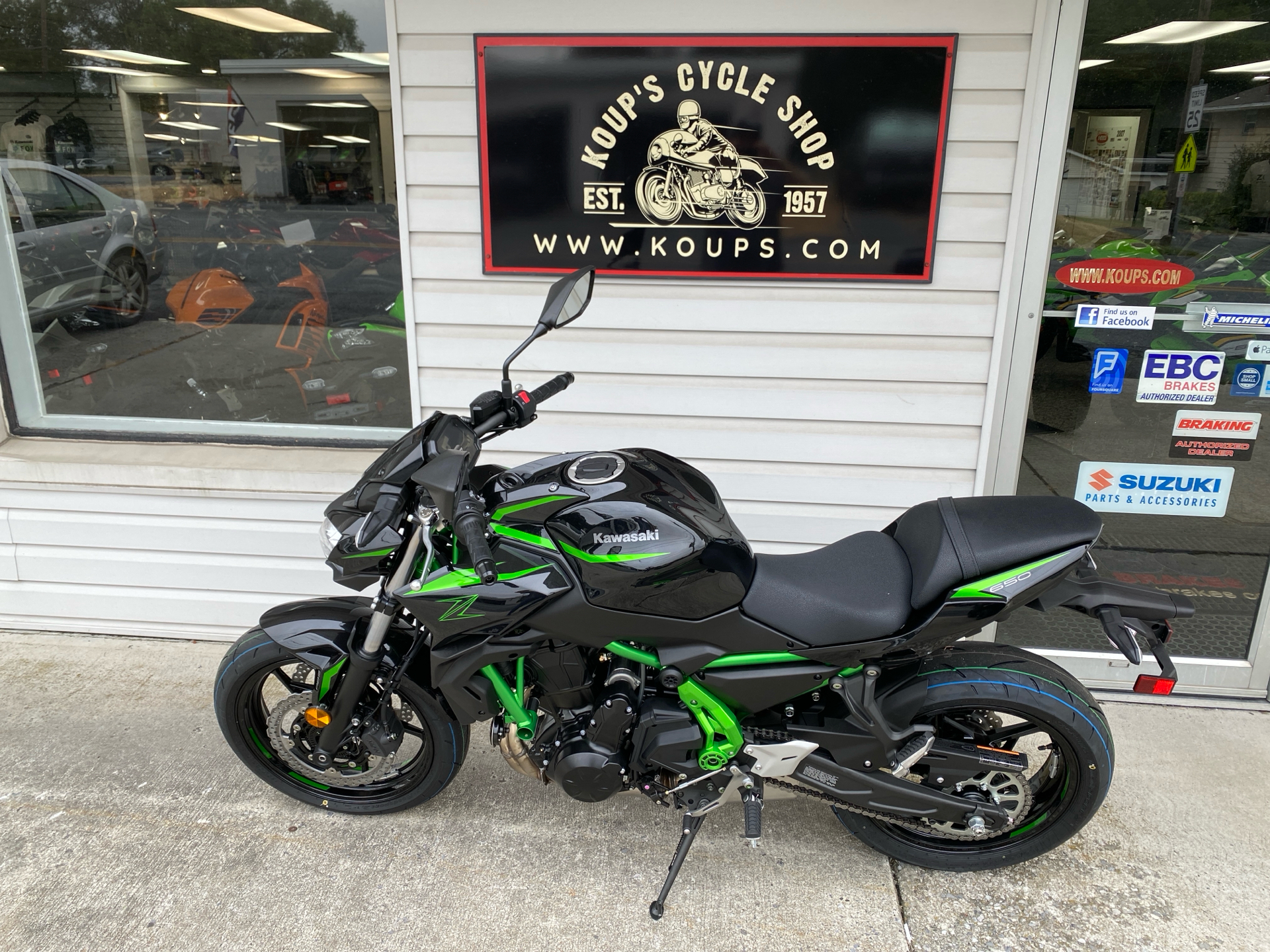 New 2025 Kawasaki Z650 ABS, Harrisburg PA | Specs, Price, Photos