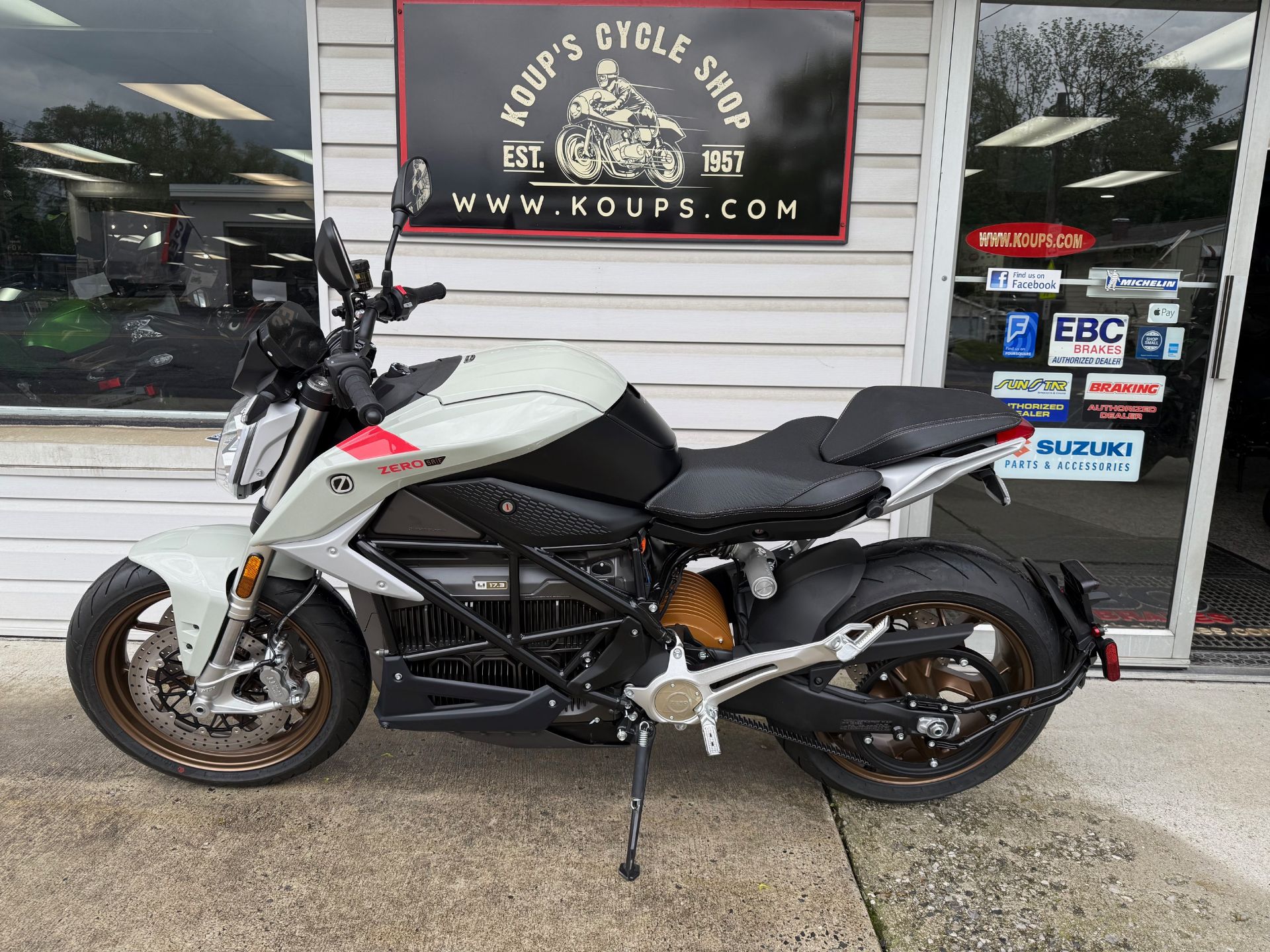 New 2025 Zero Motorcycles SR/F, Harrisburg PA | Specs, Price