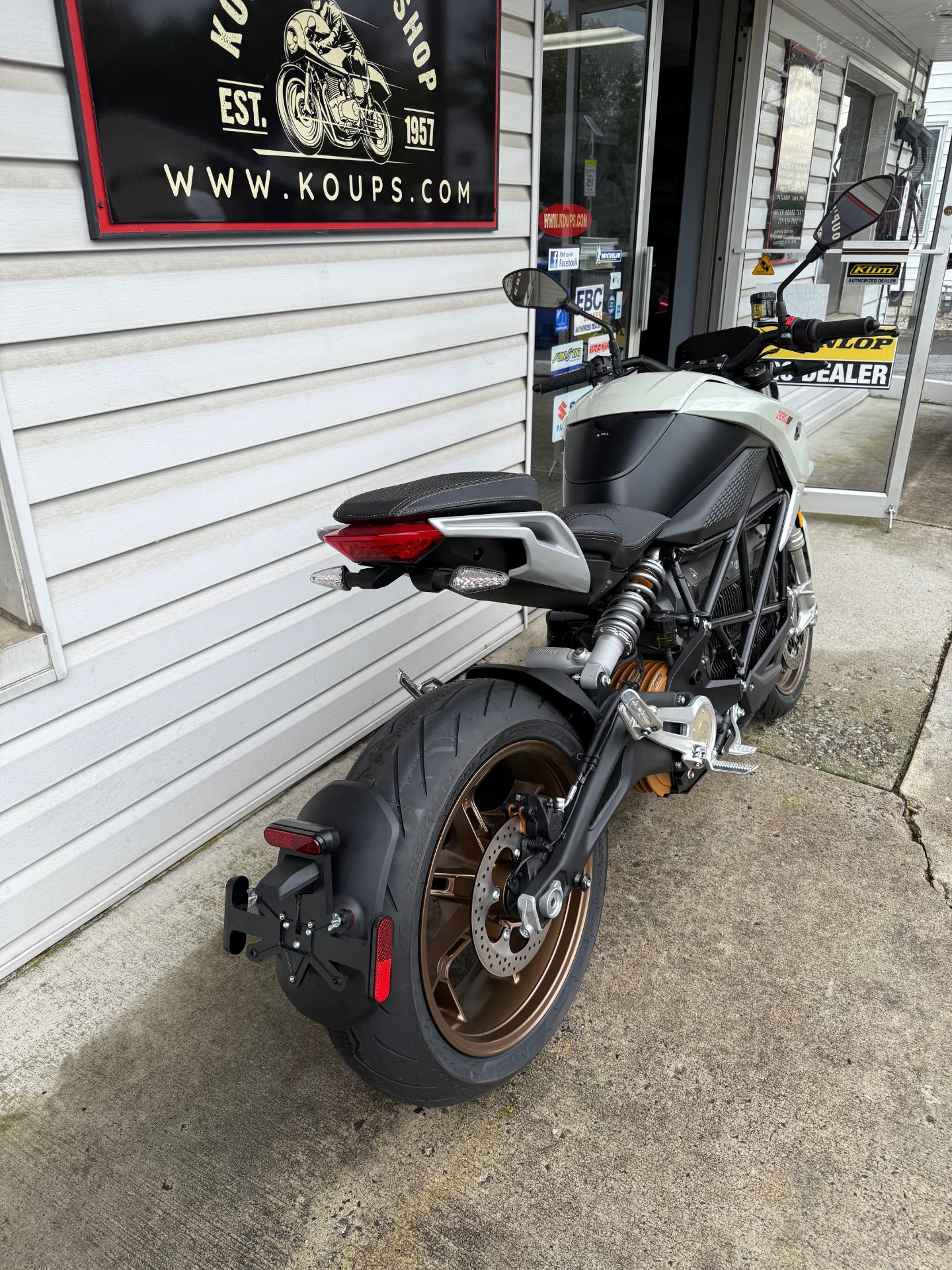 New 2025 Zero Motorcycles SR/F, Harrisburg PA | Specs, Price
