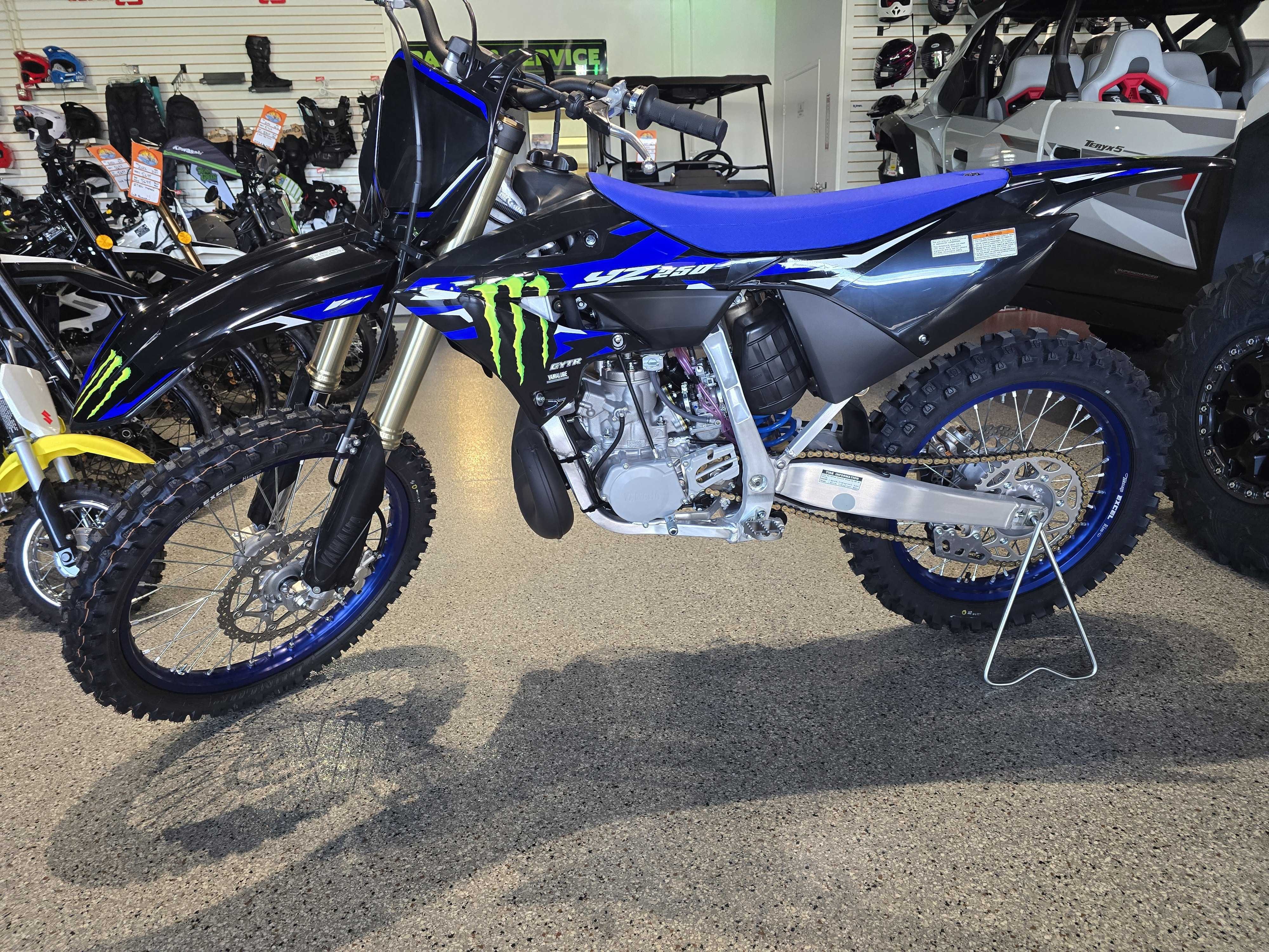 2027 Yamaha YZ250 Monster Energy Edition 2