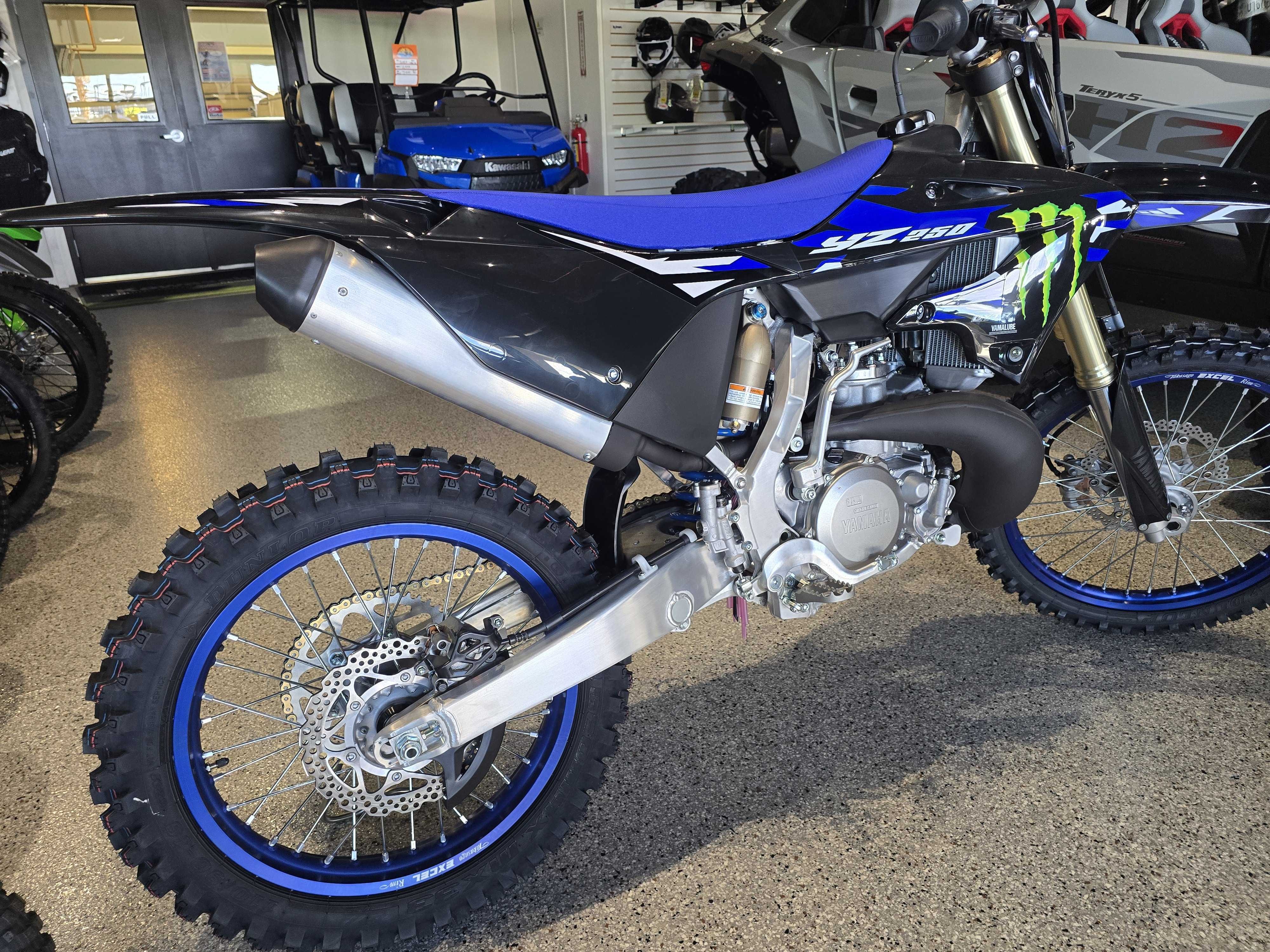 2027 Yamaha YZ250 Monster Energy Edition 7