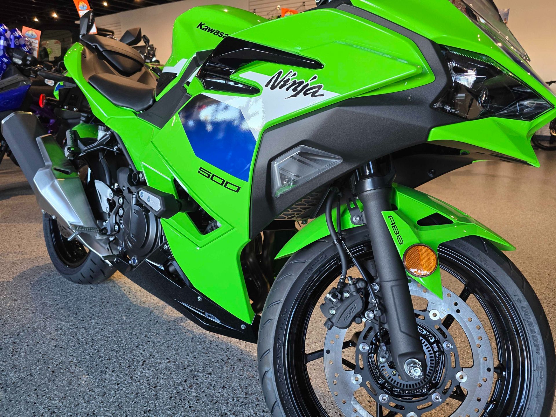 2026 Kawasaki Ninja® 500 SE ABS 10
