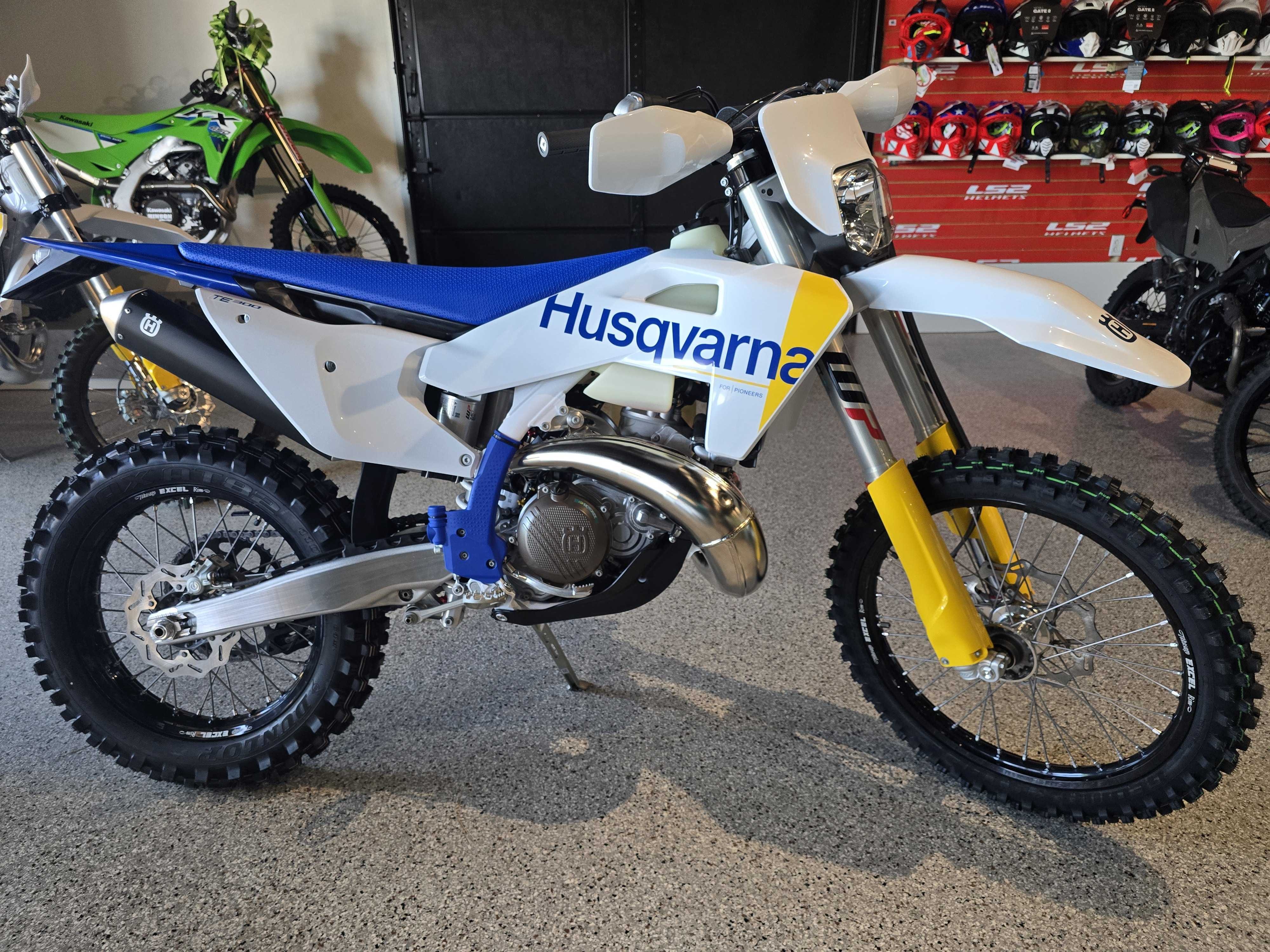 2027 Husqvarna TE 300 1