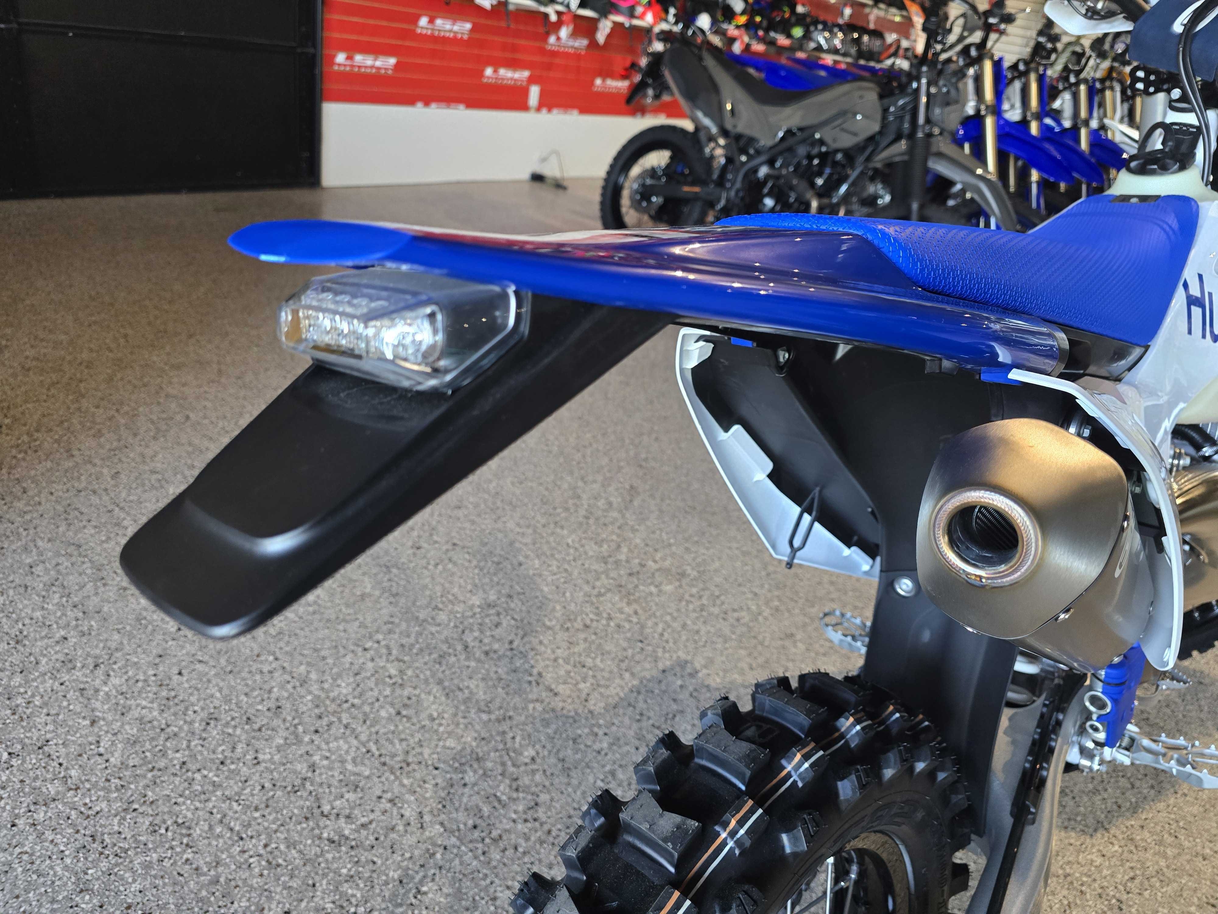 2027 Husqvarna TE 300 9
