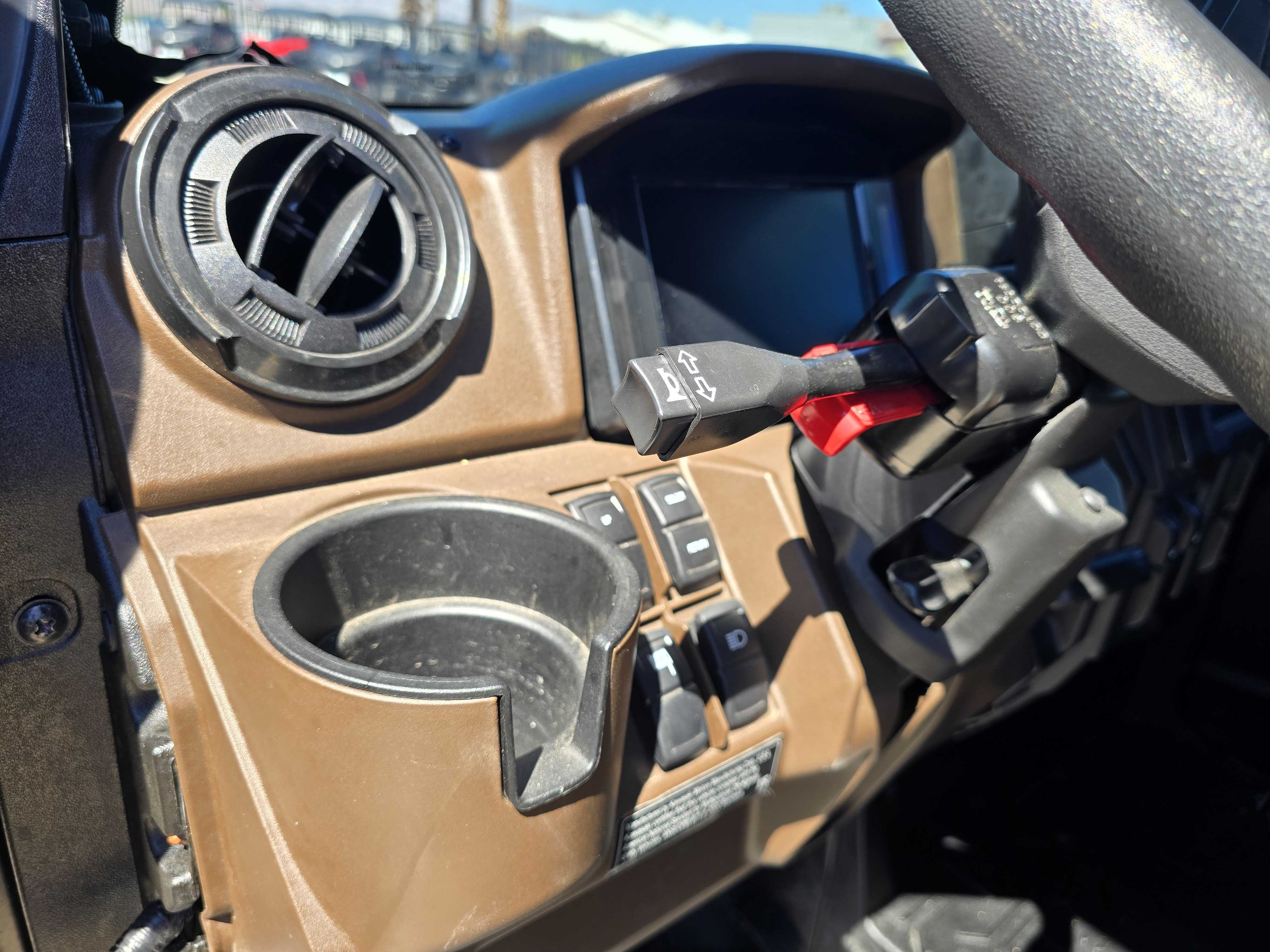 2026 Kawasaki RIDGE® CREW Platinum Ranch Edition HVAC 4