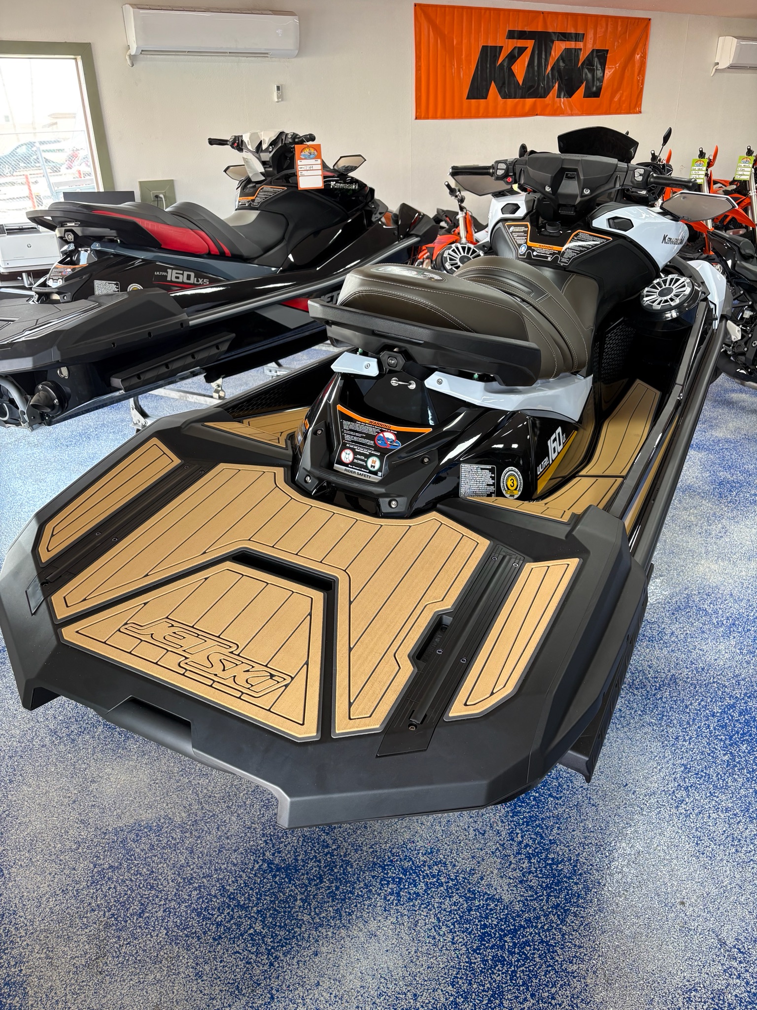 2026 Kawasaki Jet Ski® Ultra® 160LX 6