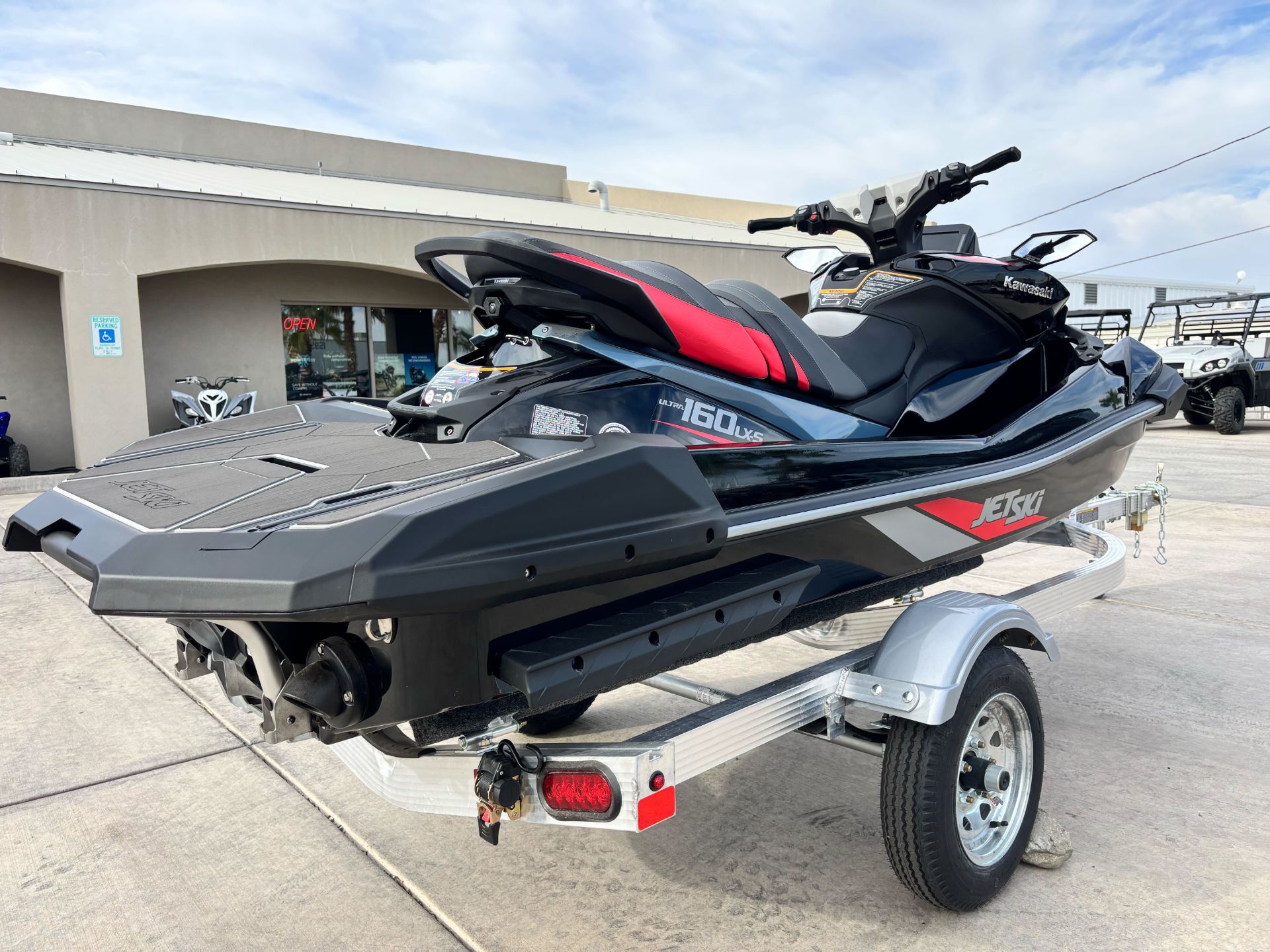 2025 Kawasaki Jet Ski® Ultra® 160LX-S 5