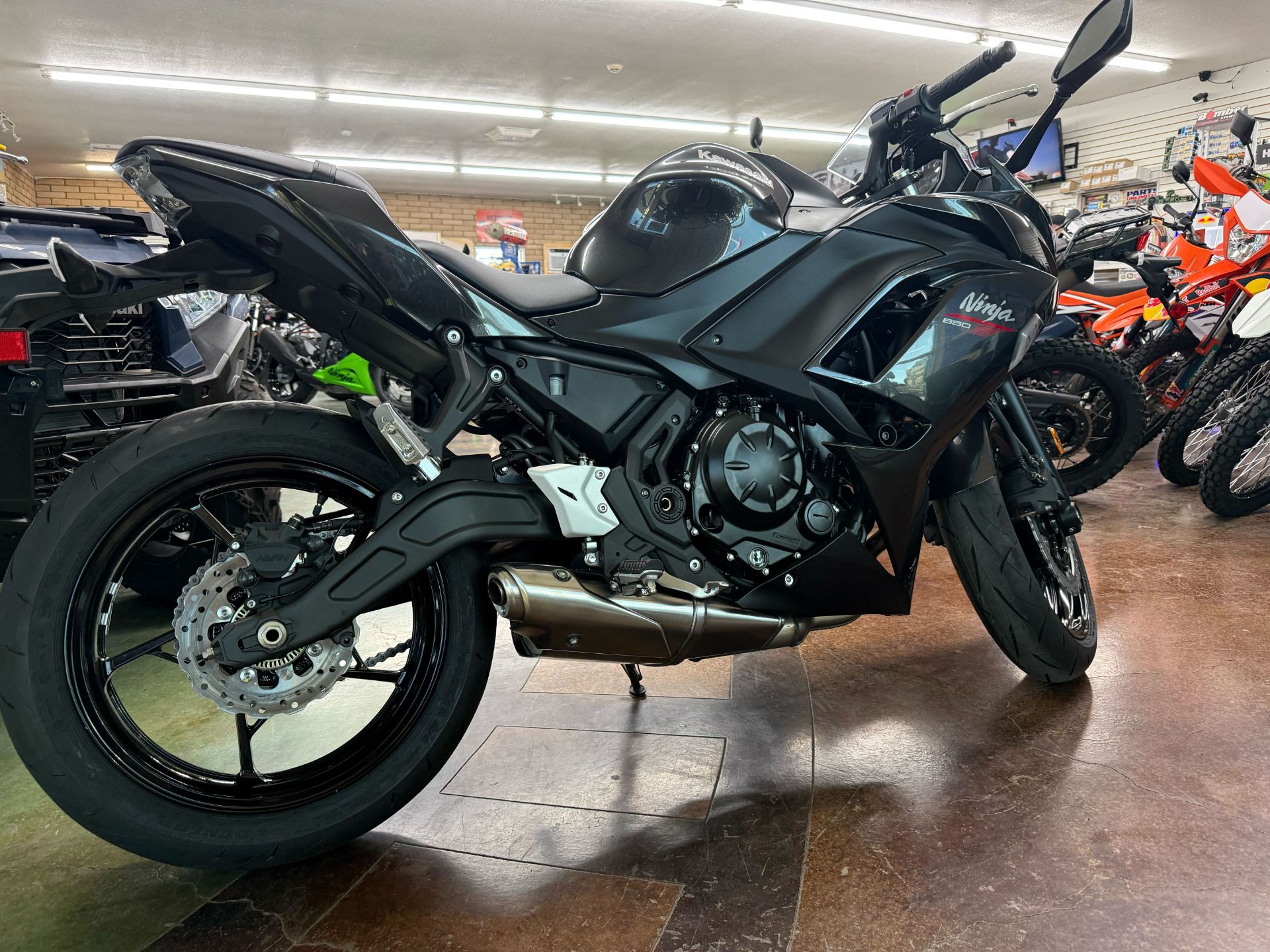 2026 Kawasaki Ninja® 650 2