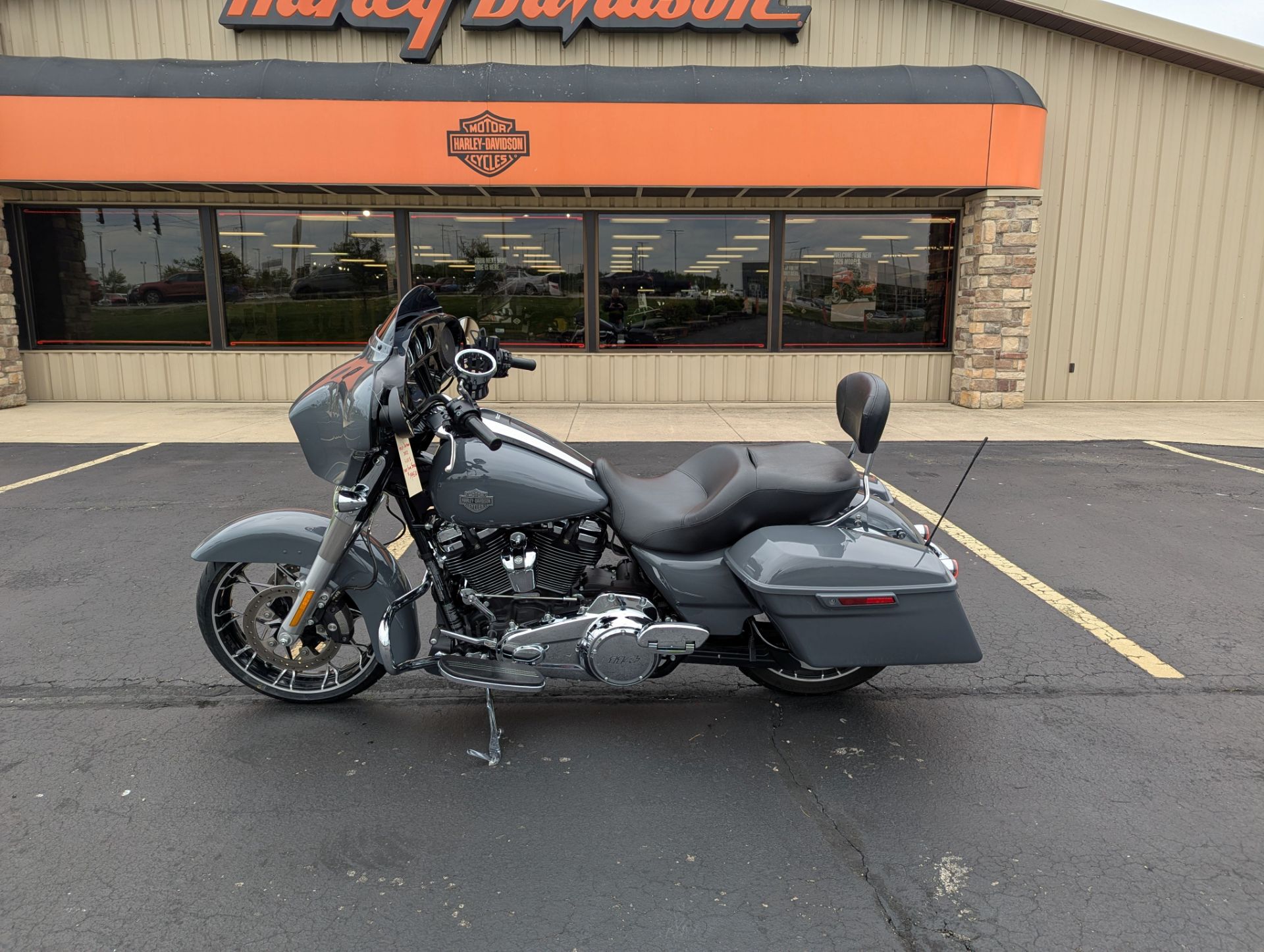 2022 Harley-Davidson Street Glide® Special 3