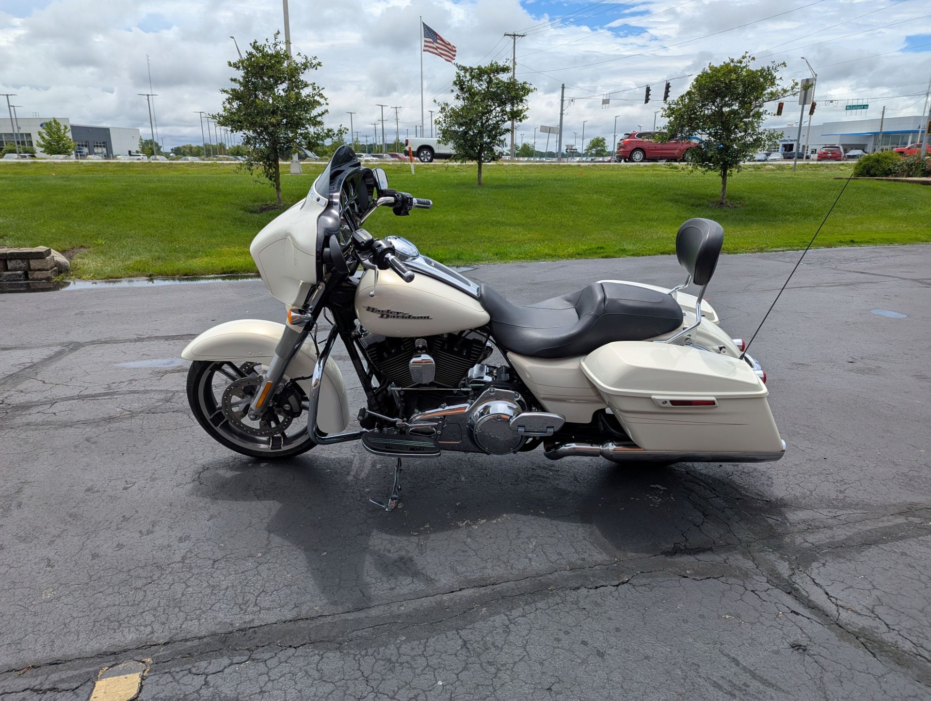 2014 Harley-Davidson Street Glide® Special 3