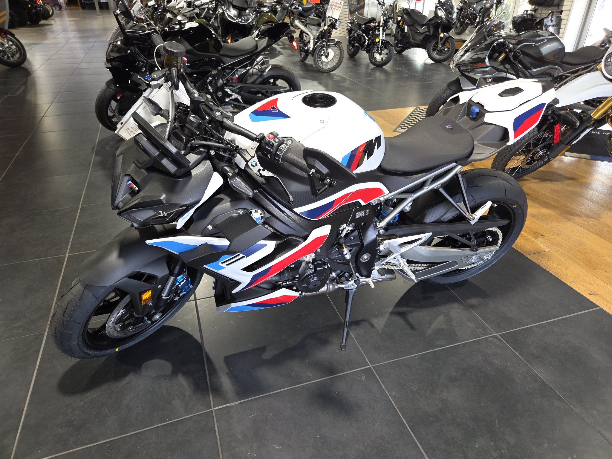 2026 BMW M 1000 R 4