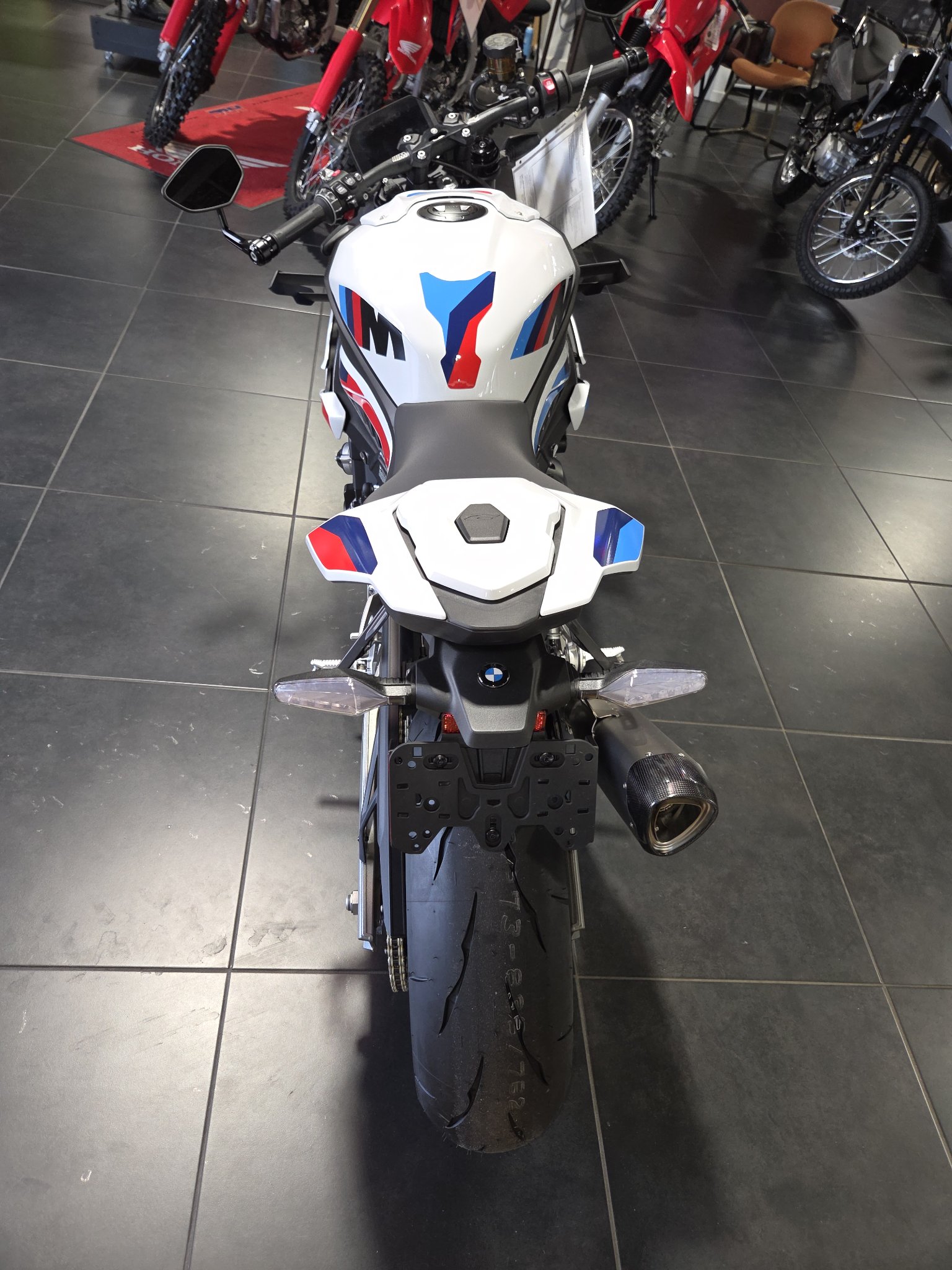2026 BMW M 1000 R 6