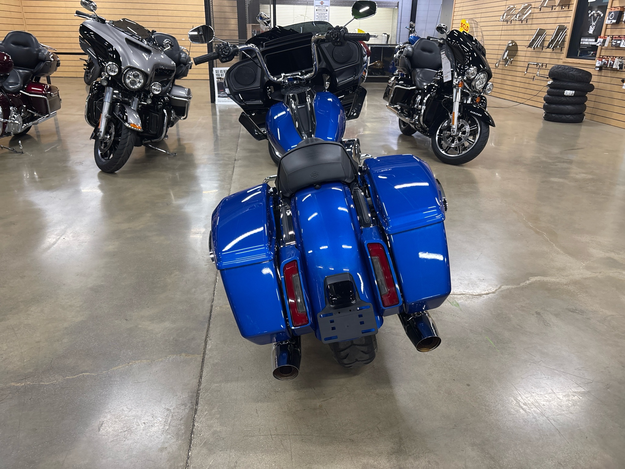 2025 Harley-Davidson Road Glide® 4