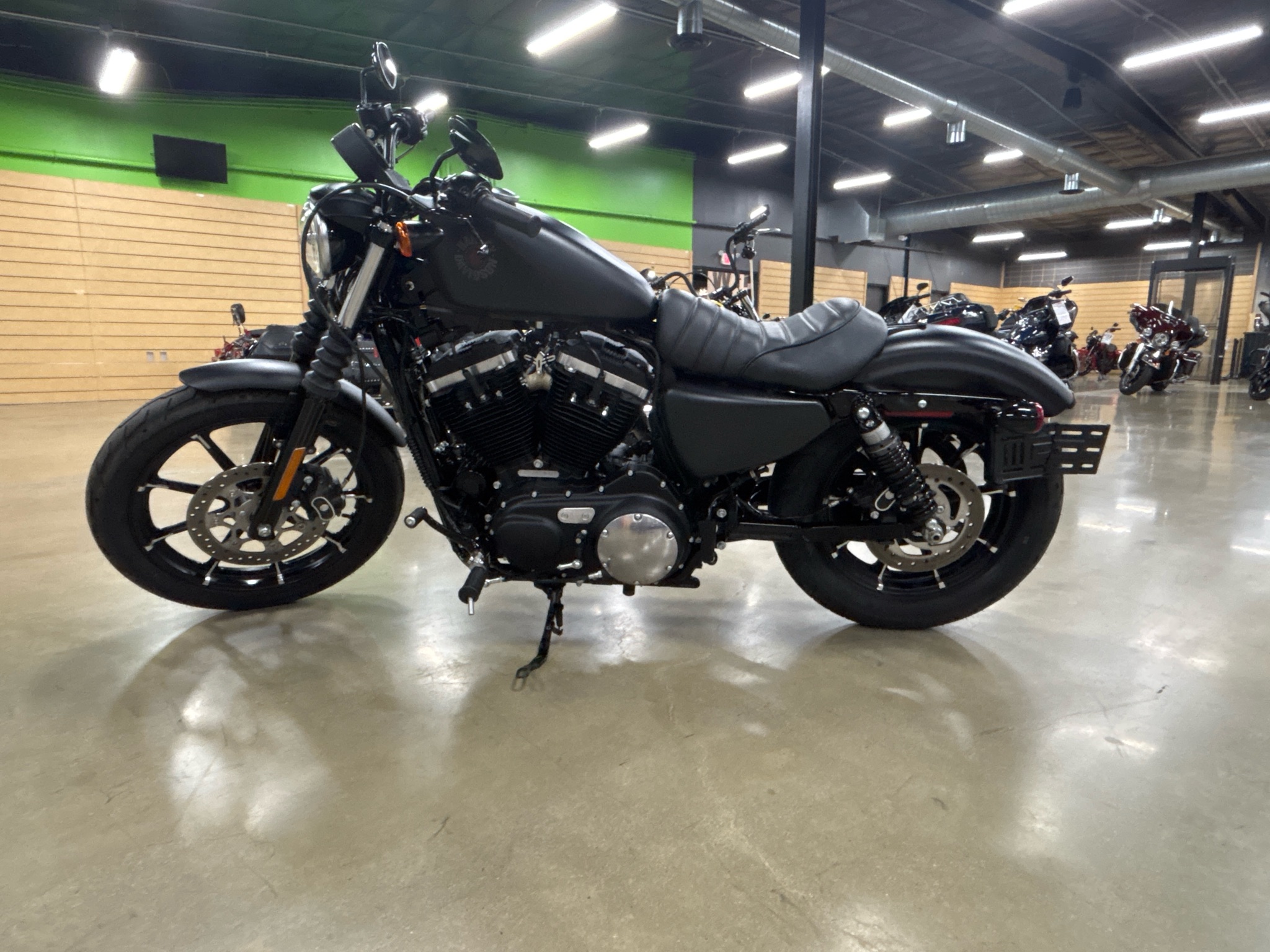 2020 Harley-Davidson Iron 883 1