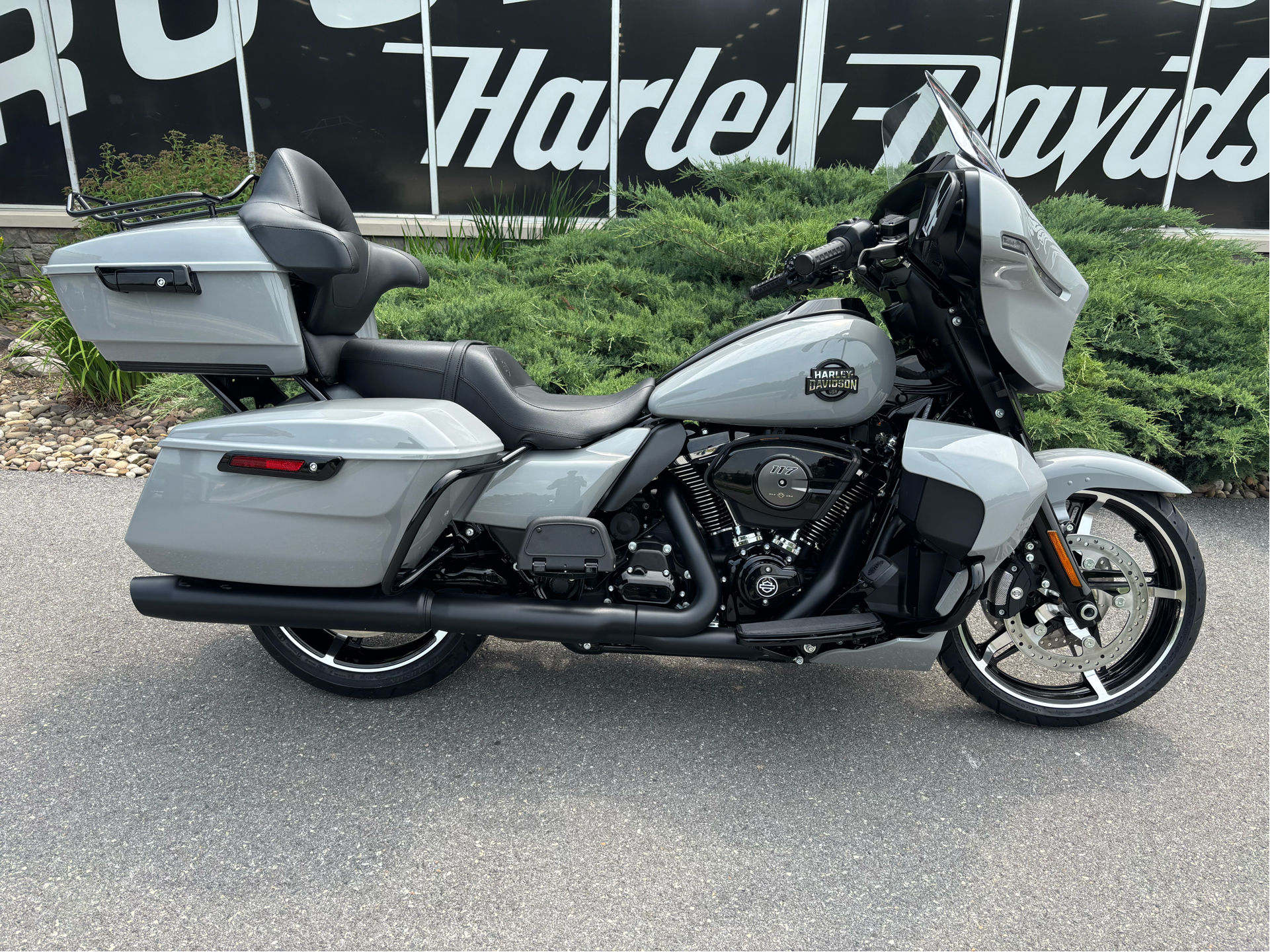 HARLEY-DAVIDSON バッグ グレー/ブラック New 2025 Harley-Davidson Street Glide® Ultra | Motorcycles in