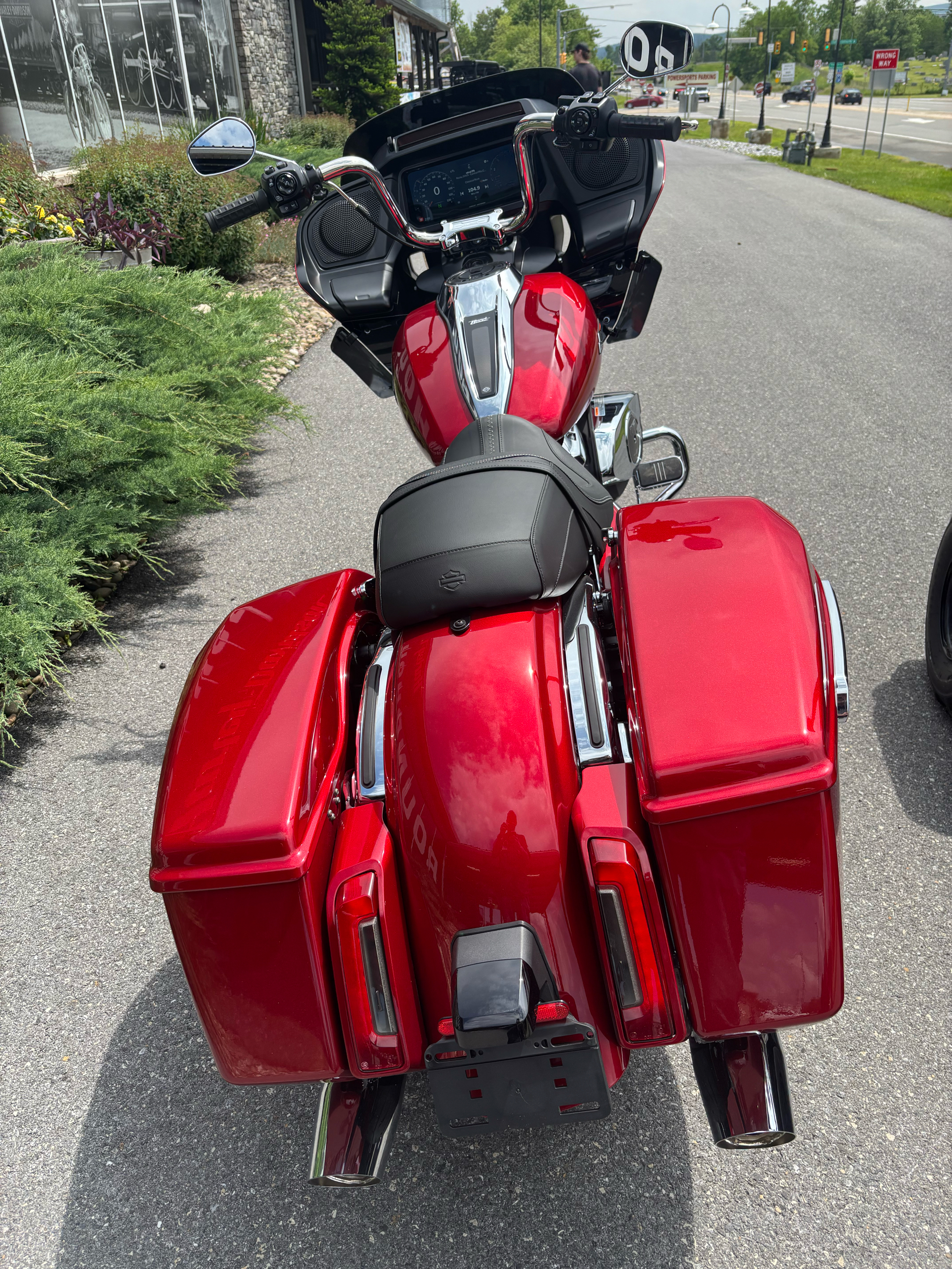 2025 Harley-Davidson Road Glide® 4