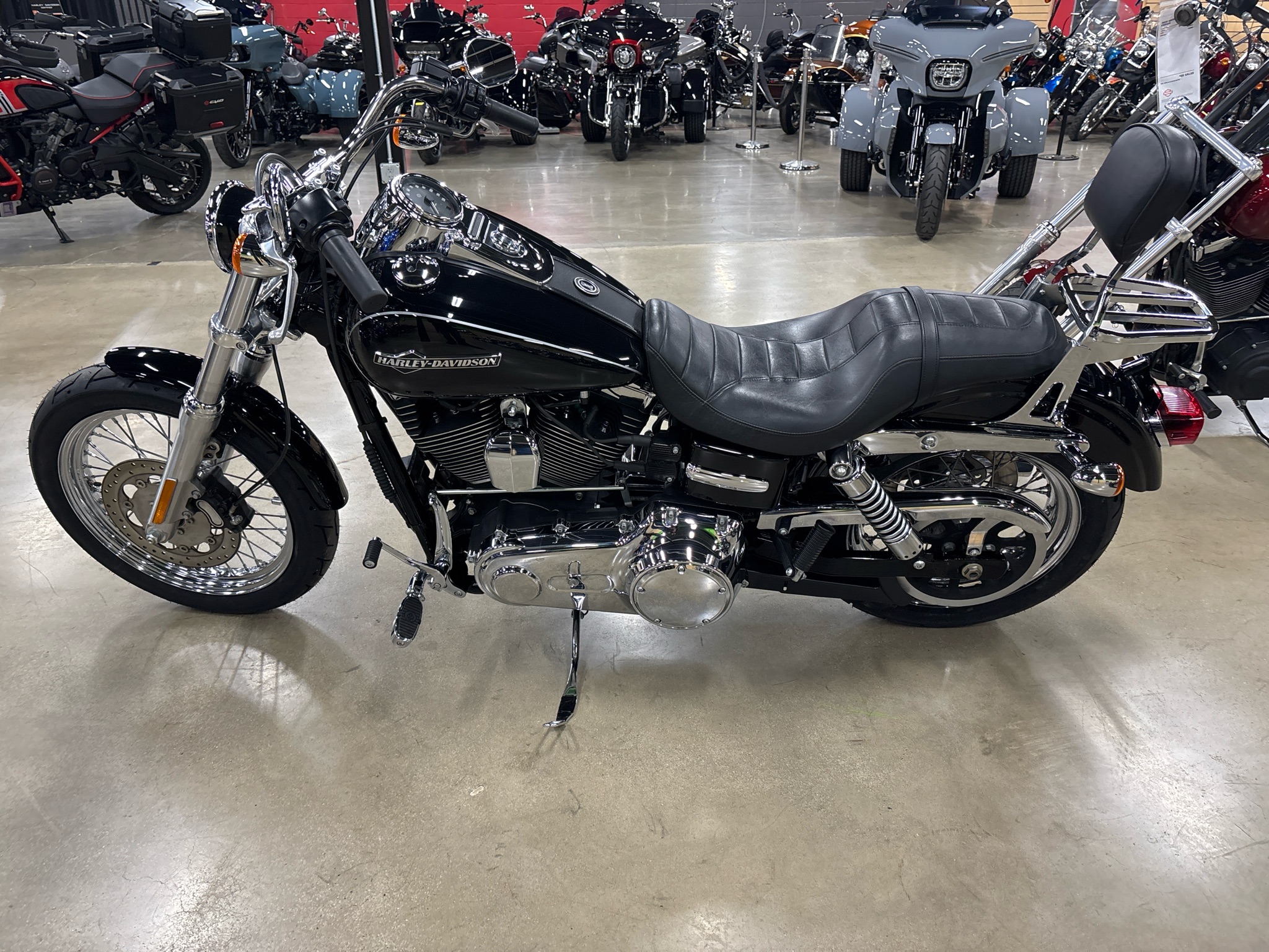 2012 Harley-Davidson Dyna® Super Glide® Custom 3